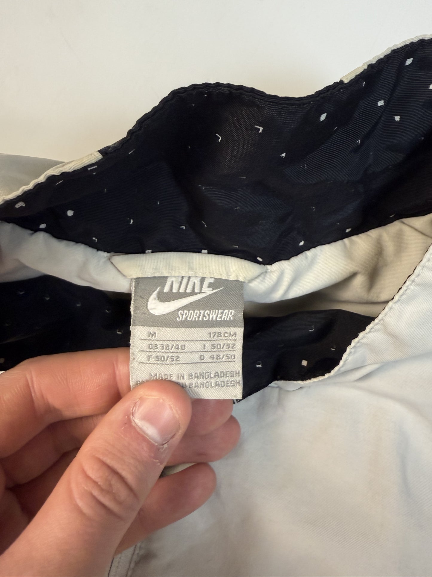 Vintage Nike small logo track jacket (M)
