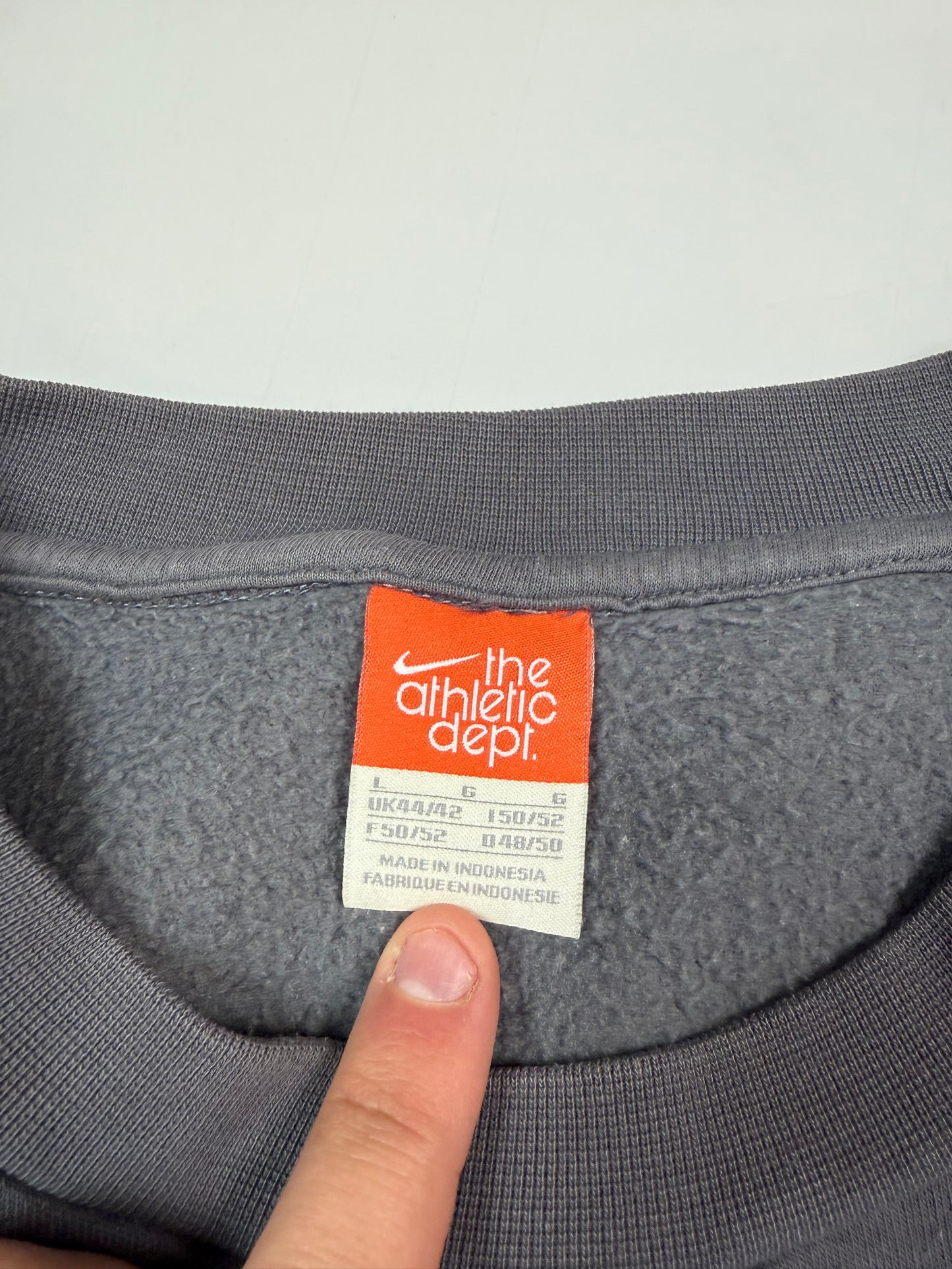 Vintage Nike mini swoosh striped sweatshirt (L)