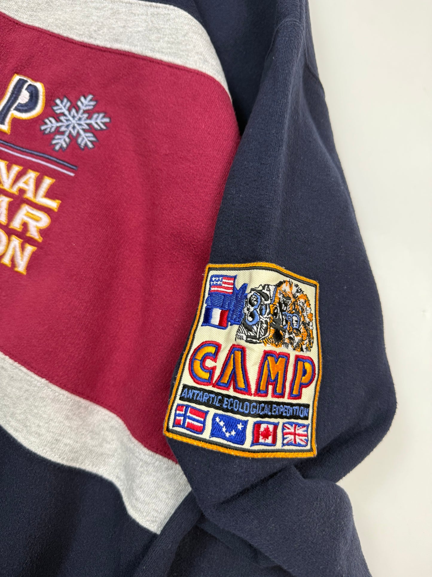 Vintage 90s Camp graphic sweatshirt (L)