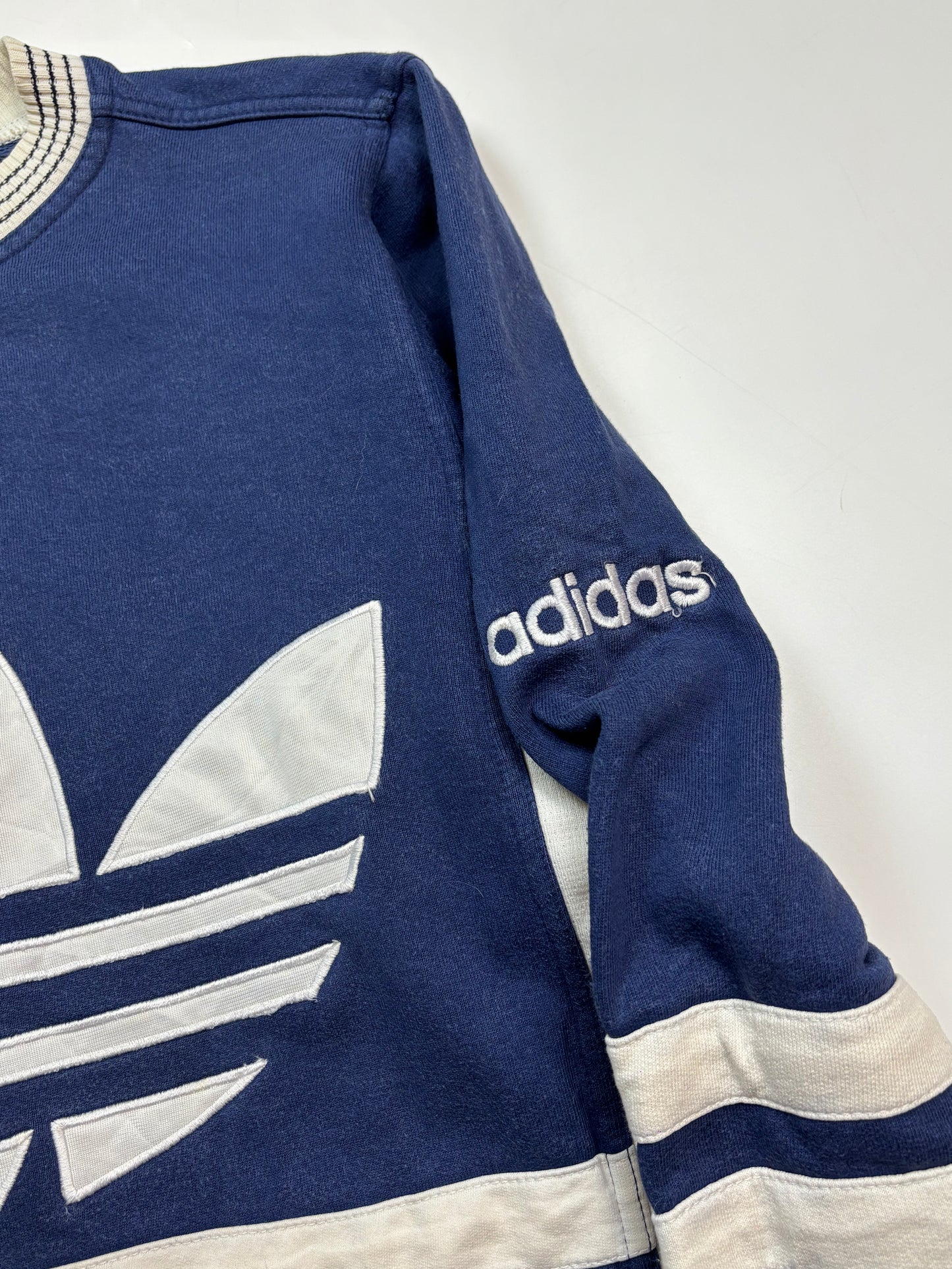 Vintage 90s Adidas originals big logo sweatshirt (M)