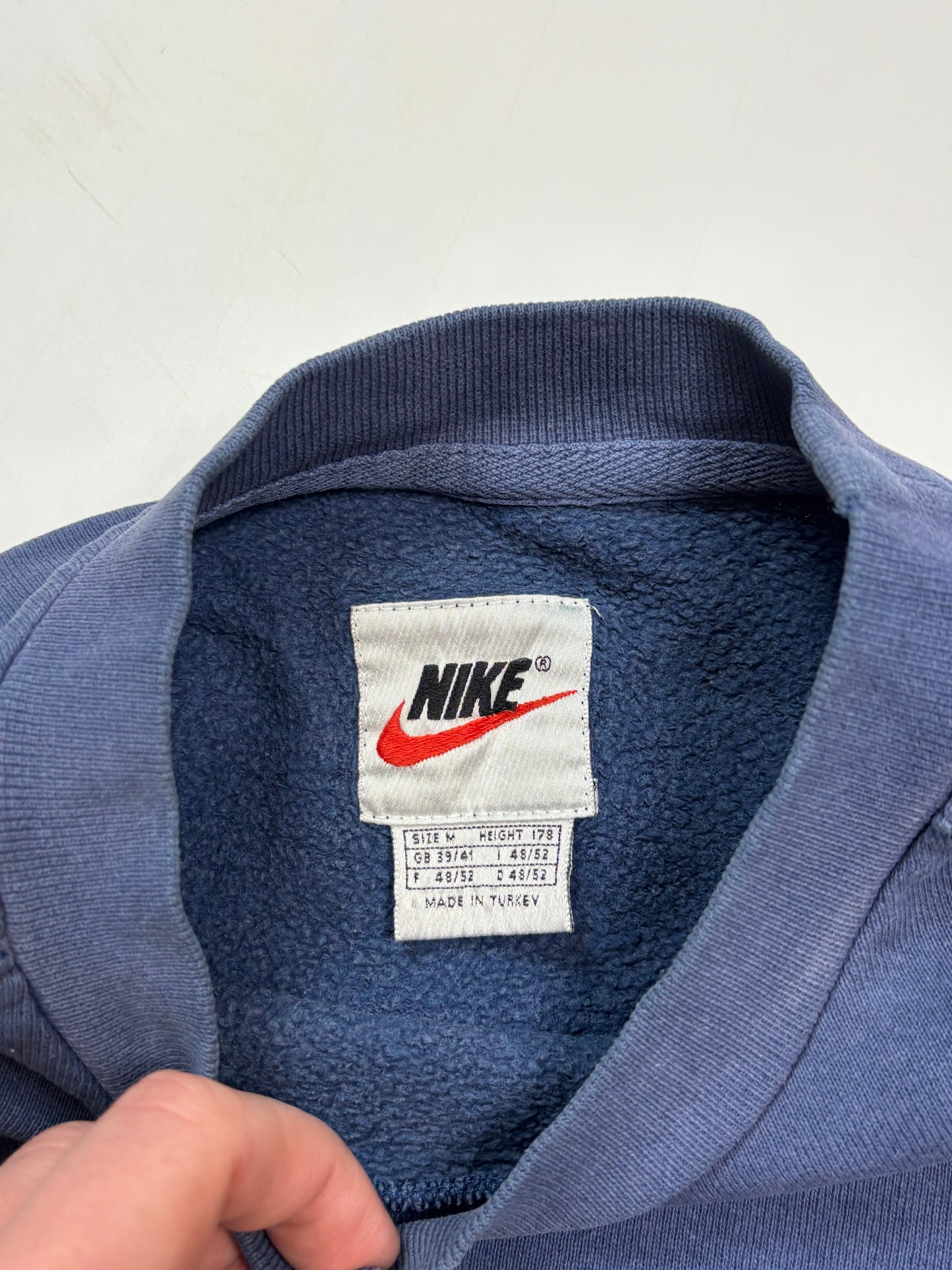 Vintage 90s Nike mini swoosh sweatshirt (M)