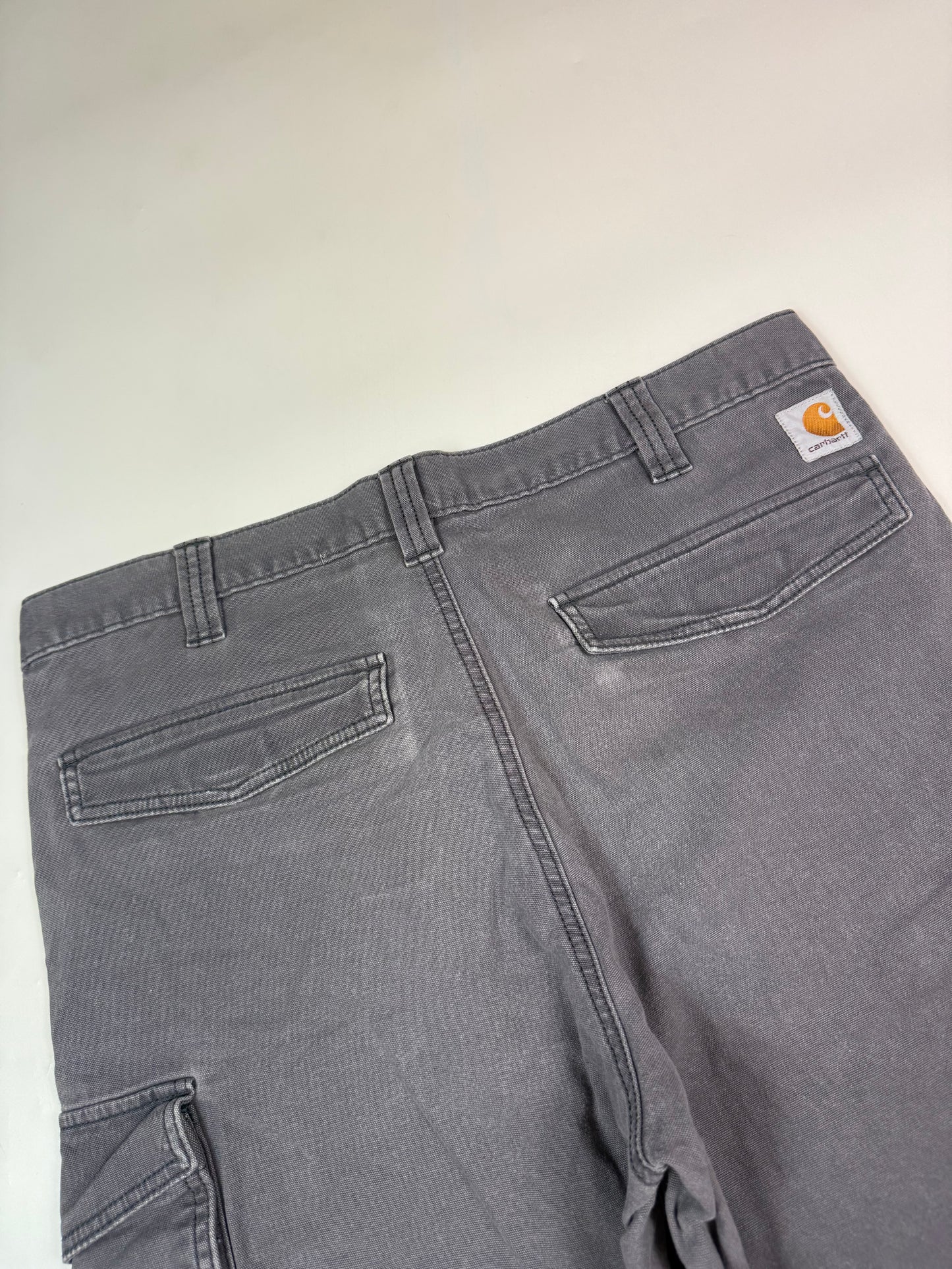 Carhartt baggy cargo shorts (W36)