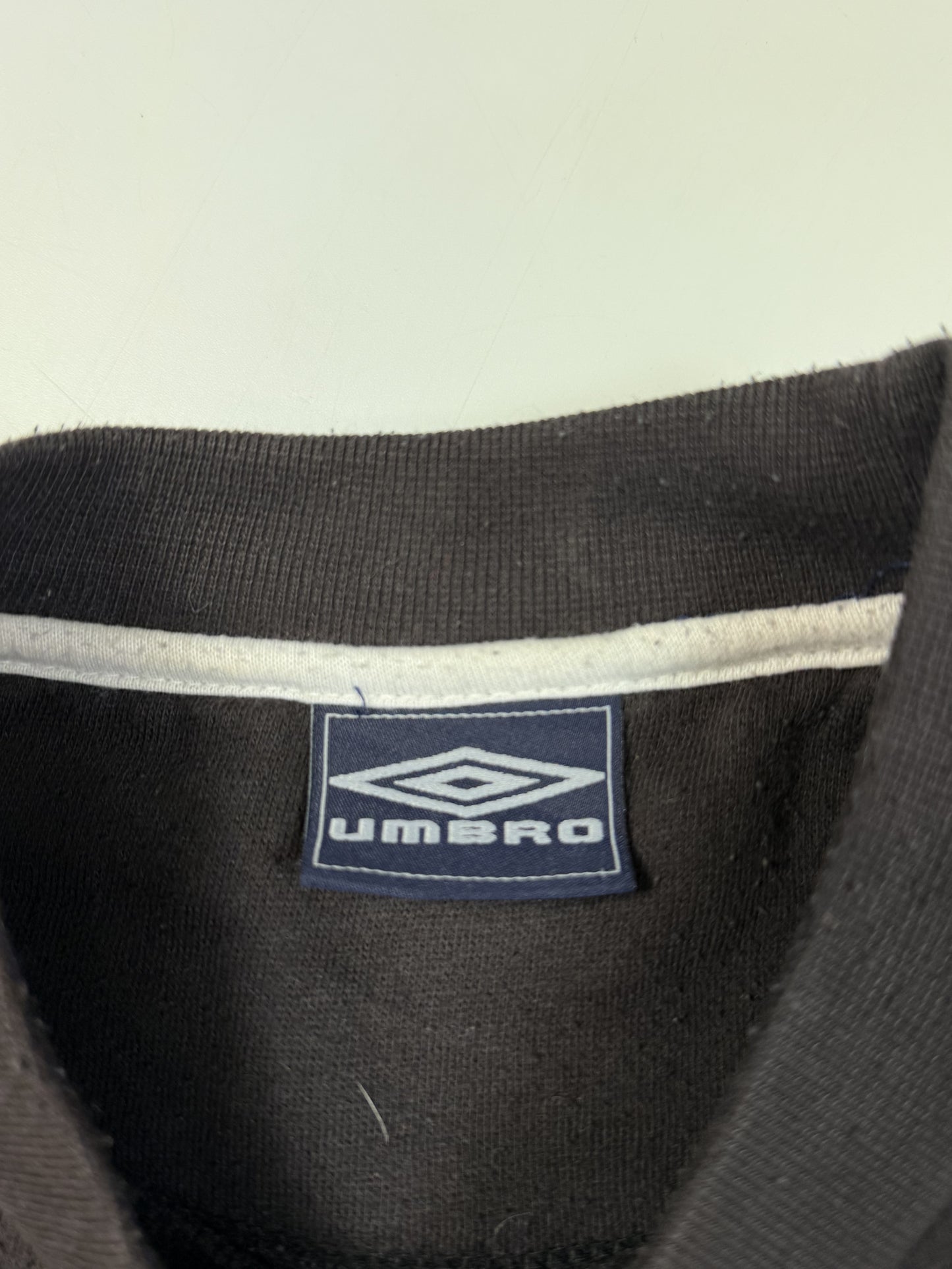 Vintage Umbro small logo sweatshirt (S)