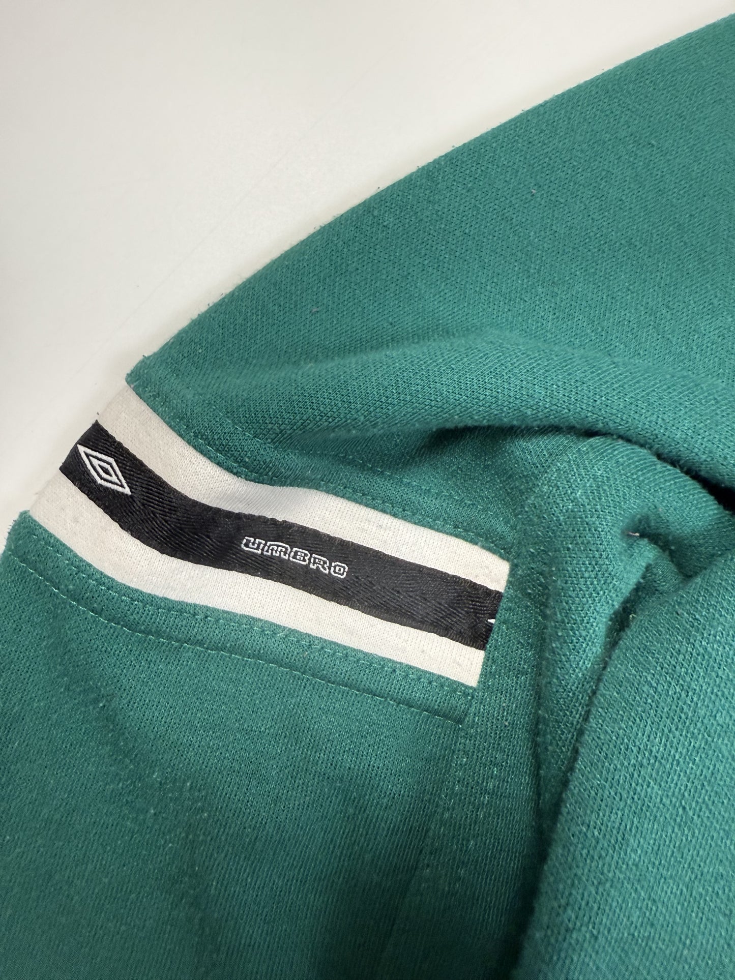 Vintage Umbro centre logo sweatshirt (M)