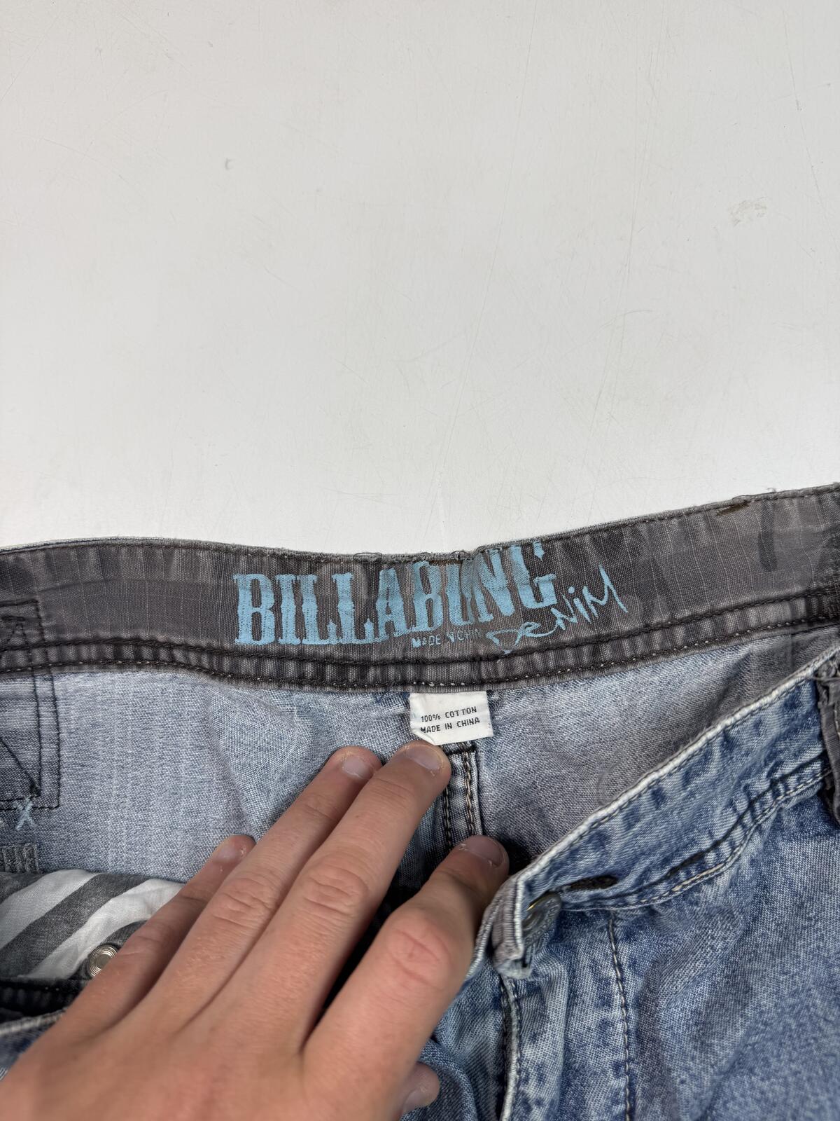 Vintage Y2K Billabong baggy hip hop jorts (W36)
