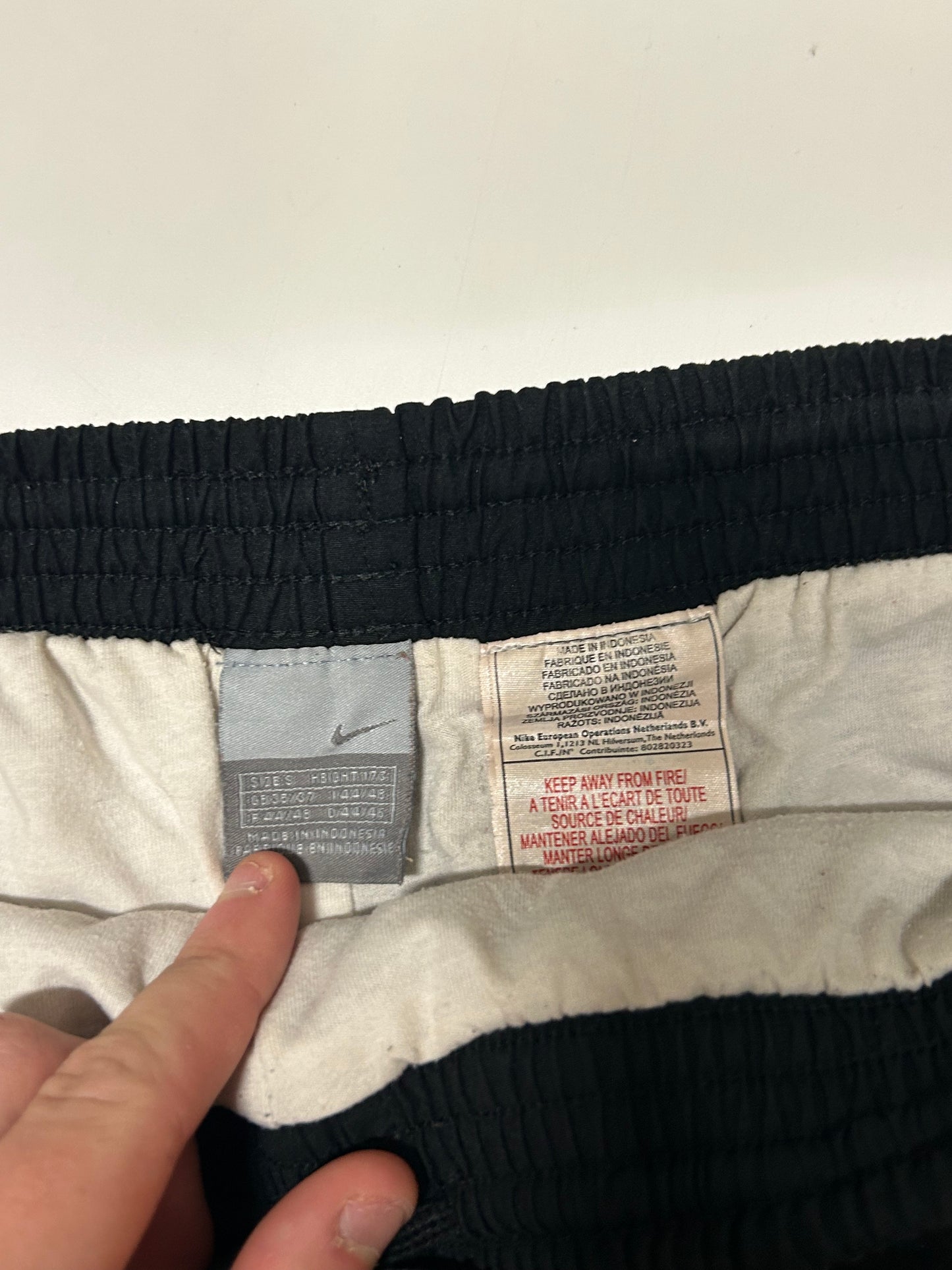 Vintage Nike side stripe track pants (S)