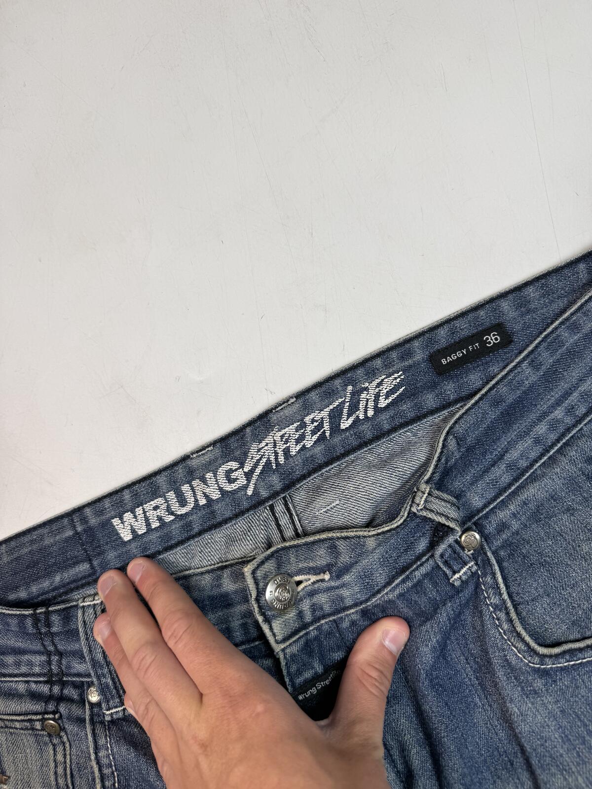 Vintage Y2K Wrung baggy hip hop jorts (W36)