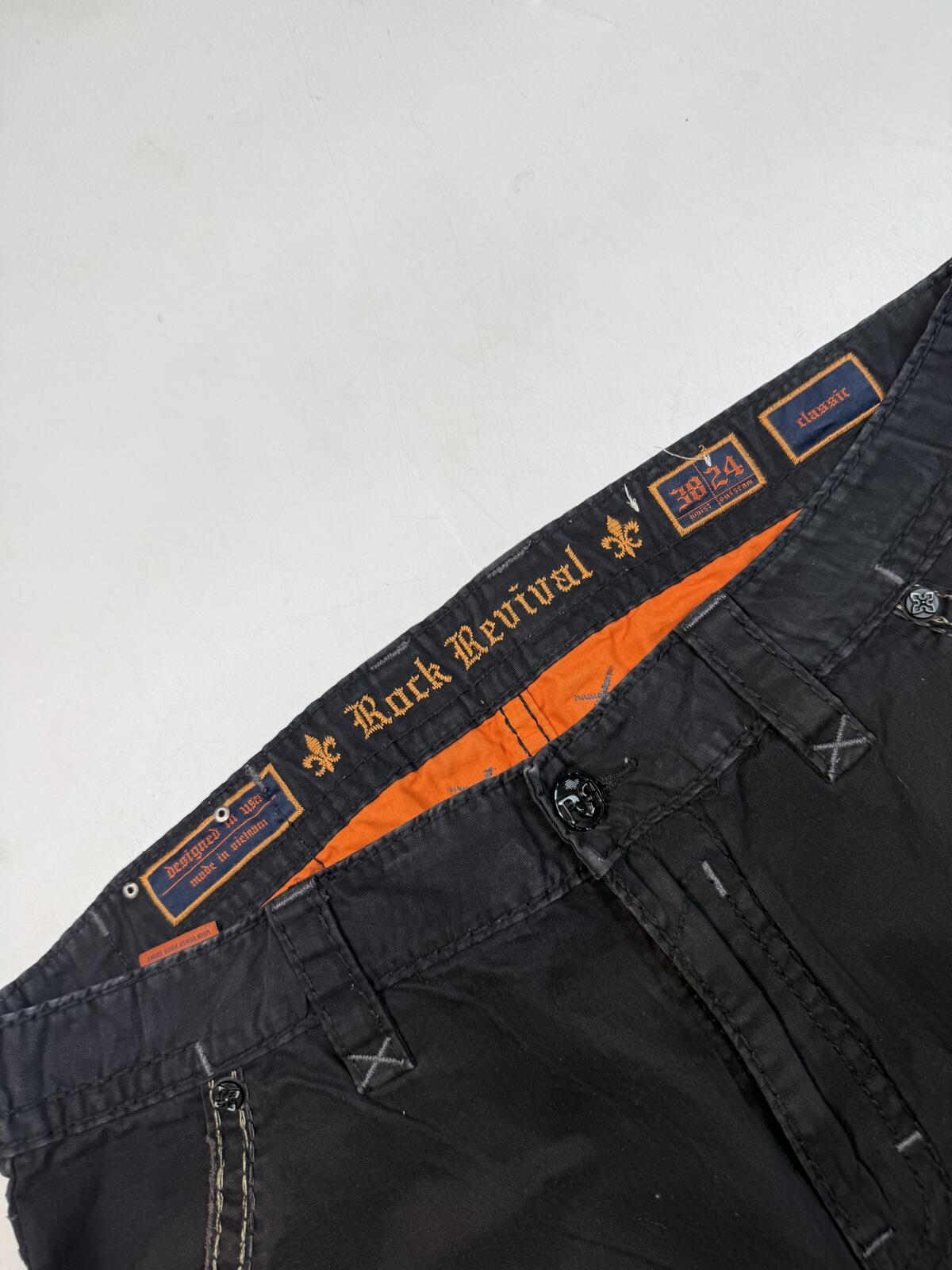 Vintage Y2K Rock revival baggy hip hop cargo shorts (W38)