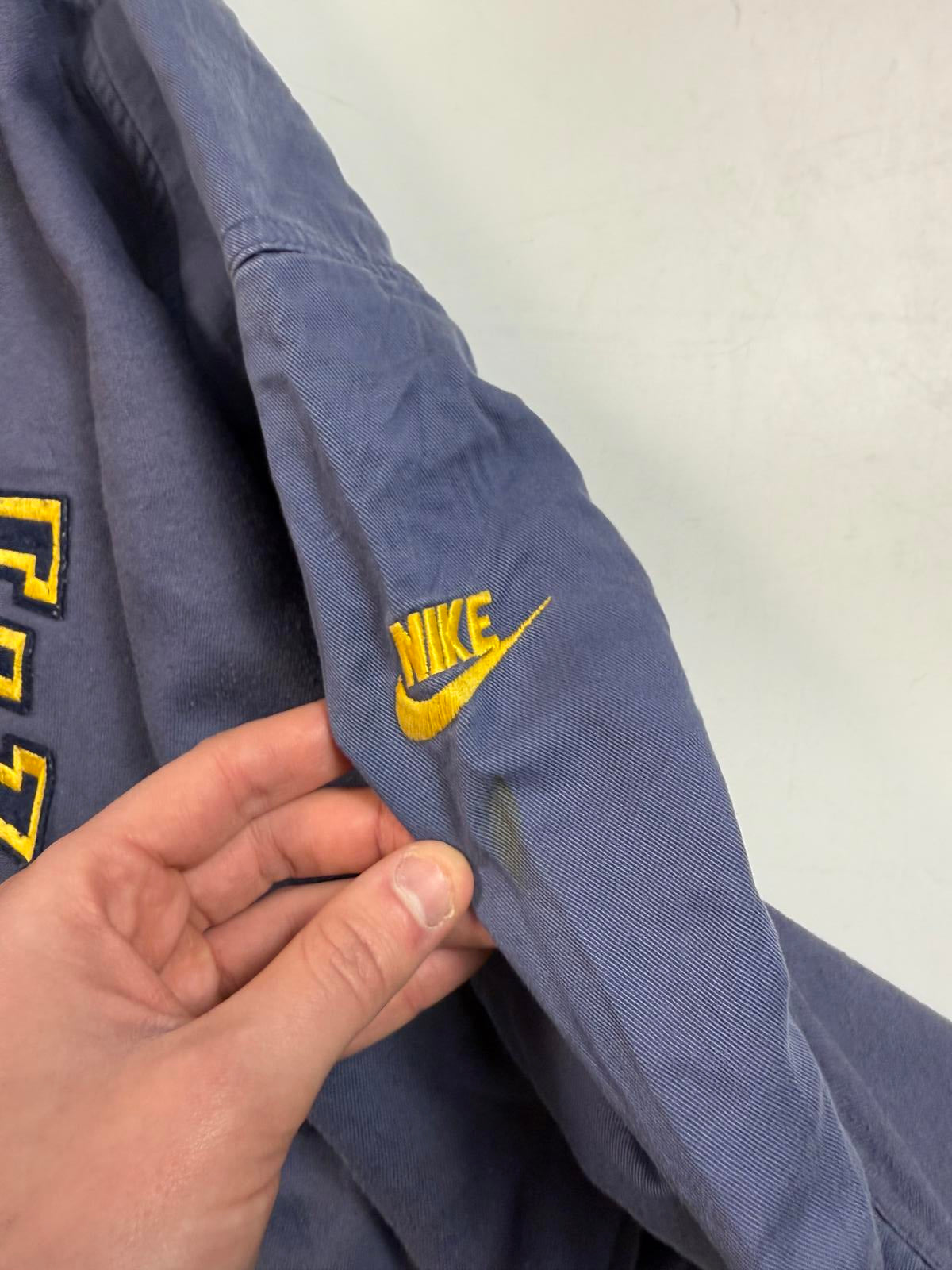 Vintage 90s Nike spell out sweatshirt (L)