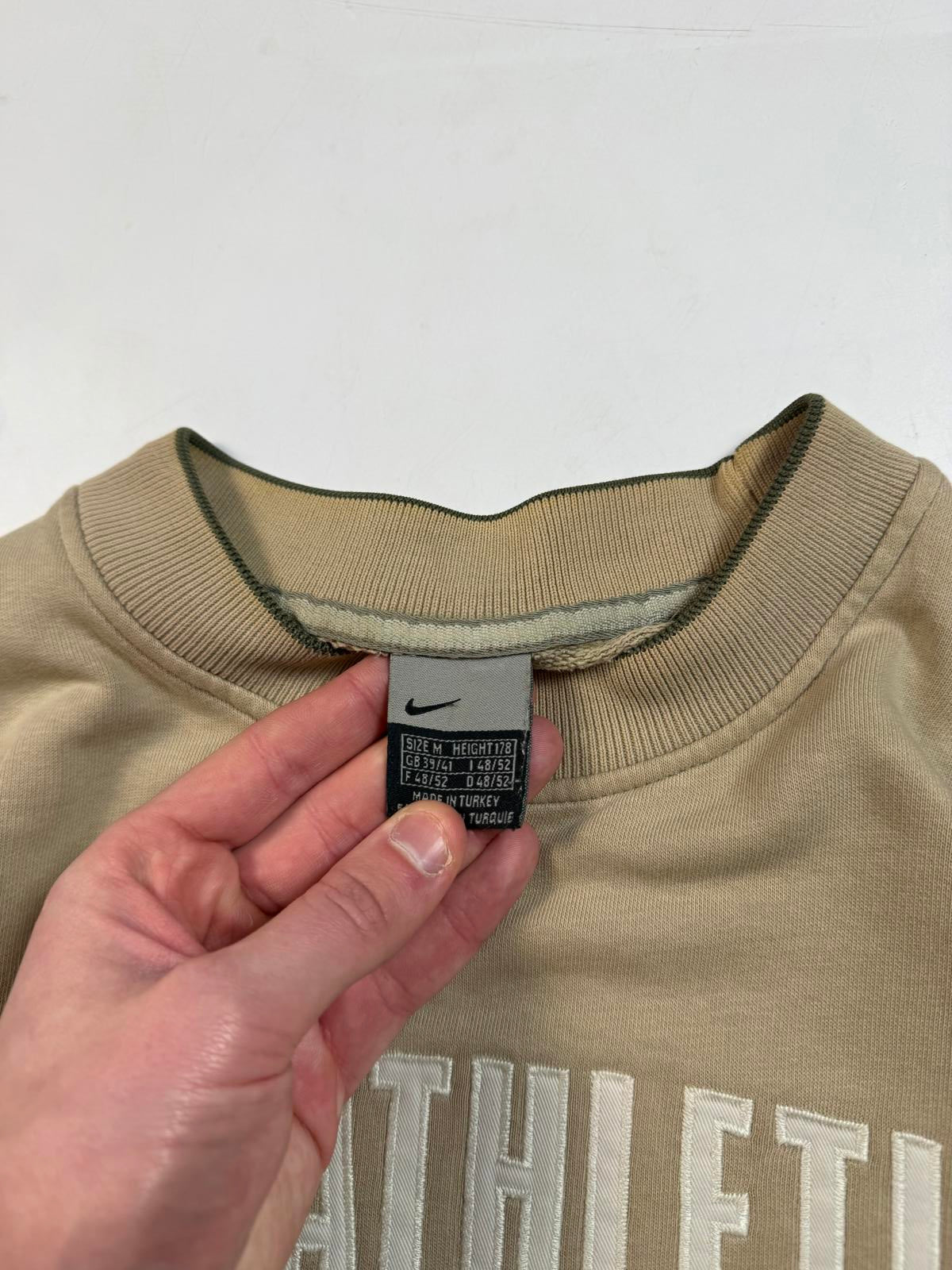 Vintage Nike athletic spell out sweatshirt (M)