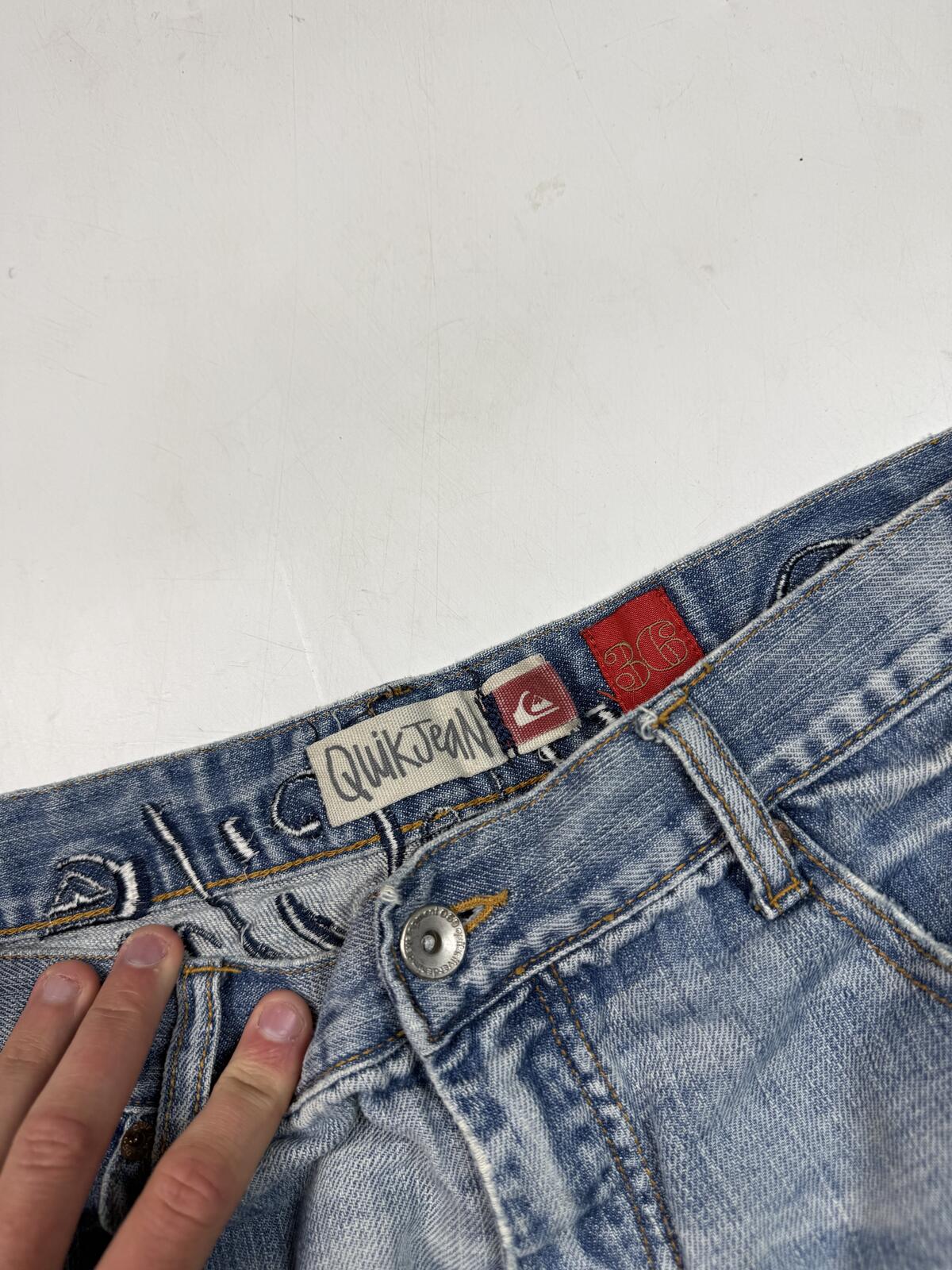 Vintage Y2K Quiksilver surfwear baggy hip hop jorts (W36)