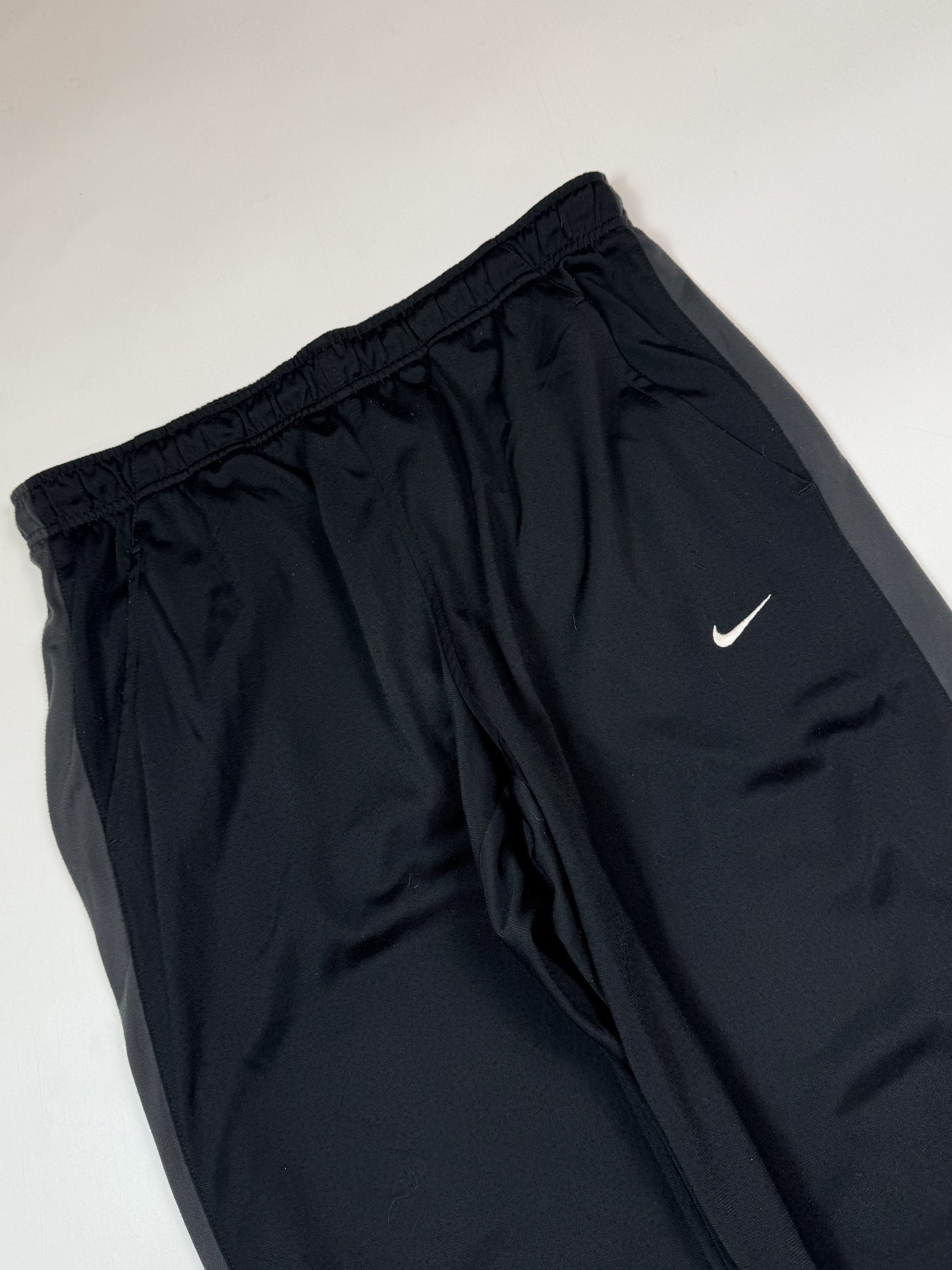 Vintage Nike side stripe track pants (S)