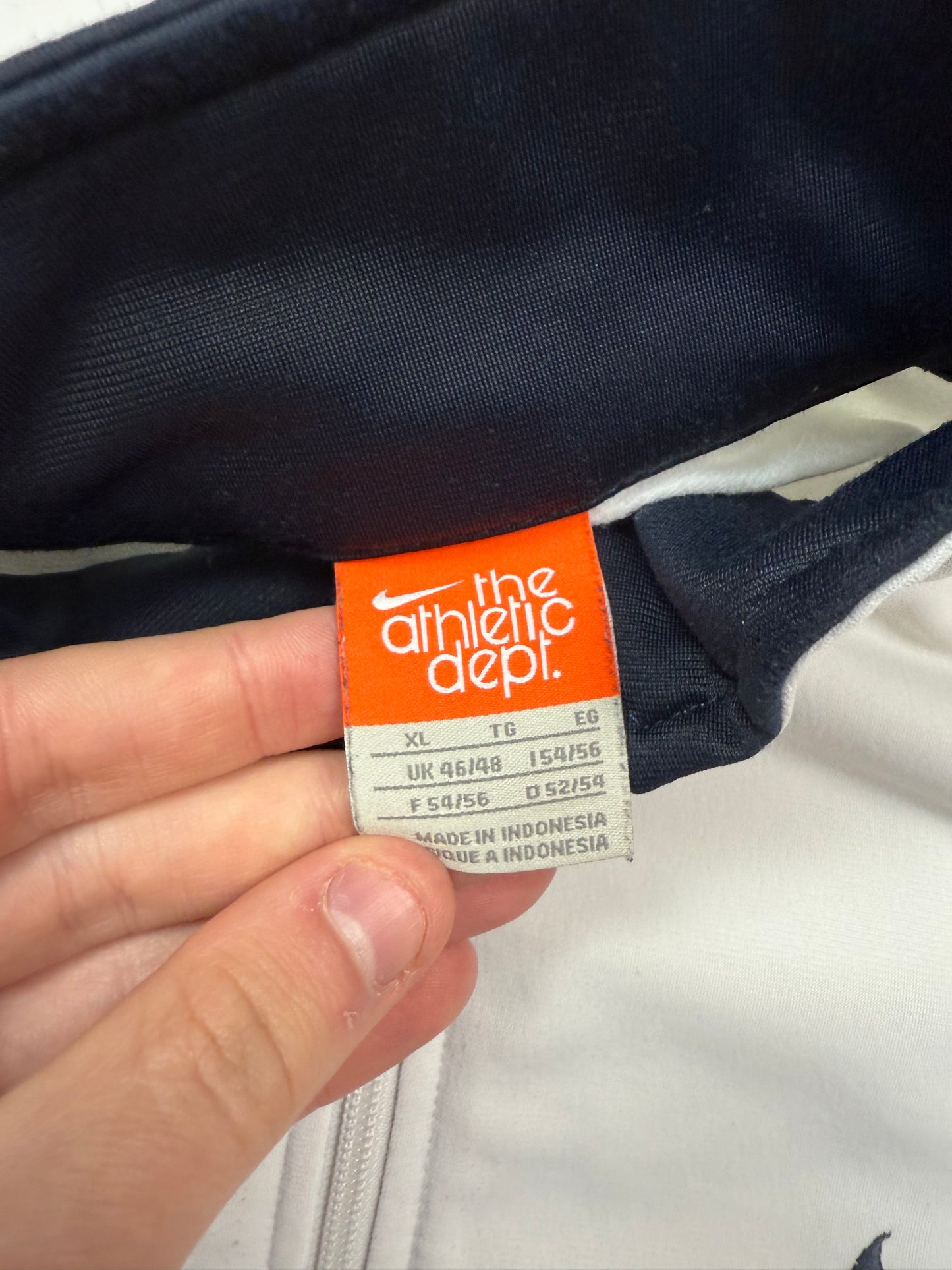 Vintage Nike mini swoosh track jacket (XL)