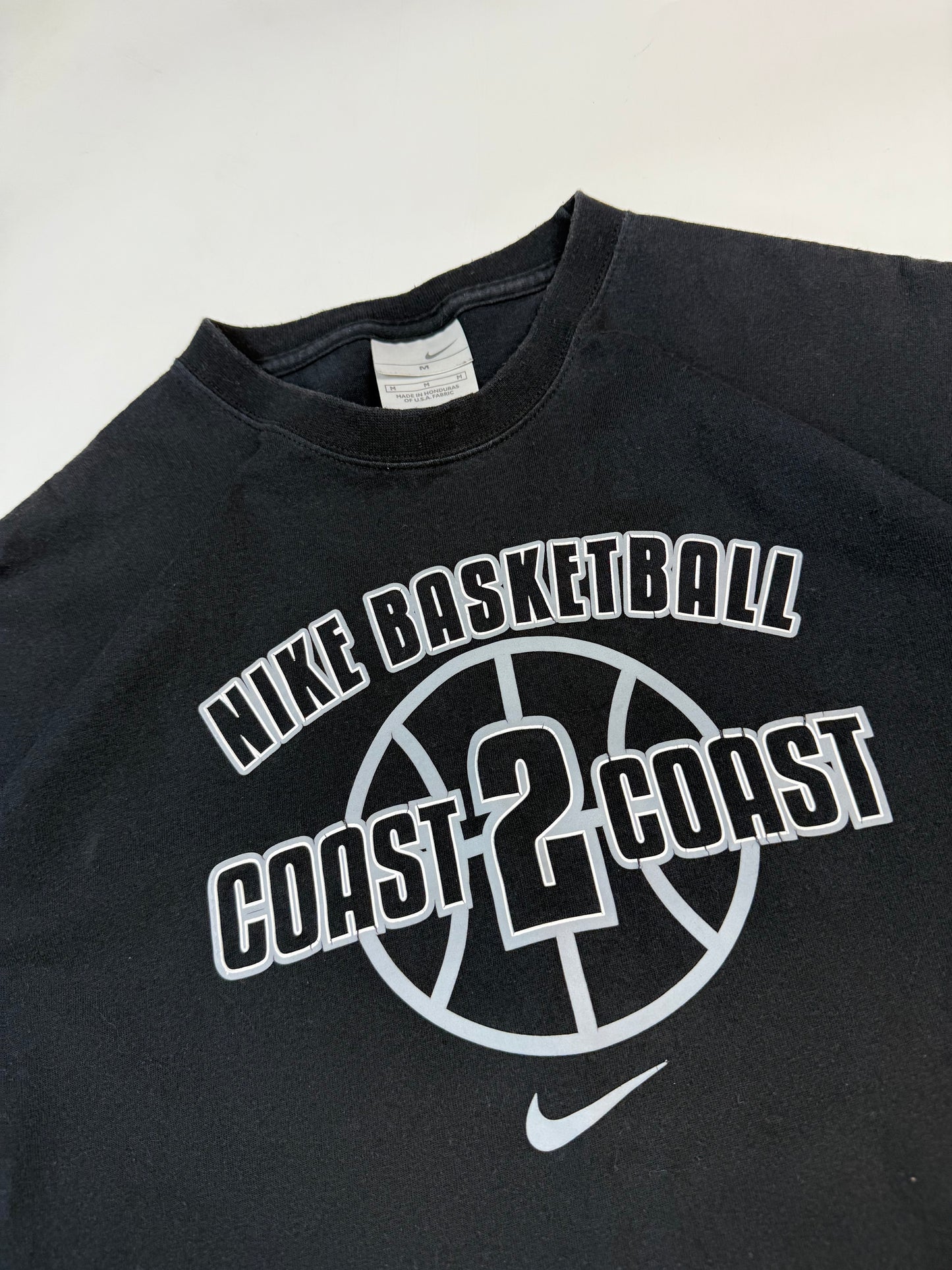 Vintage Nike basketball centre swoosh graphic tee (M)