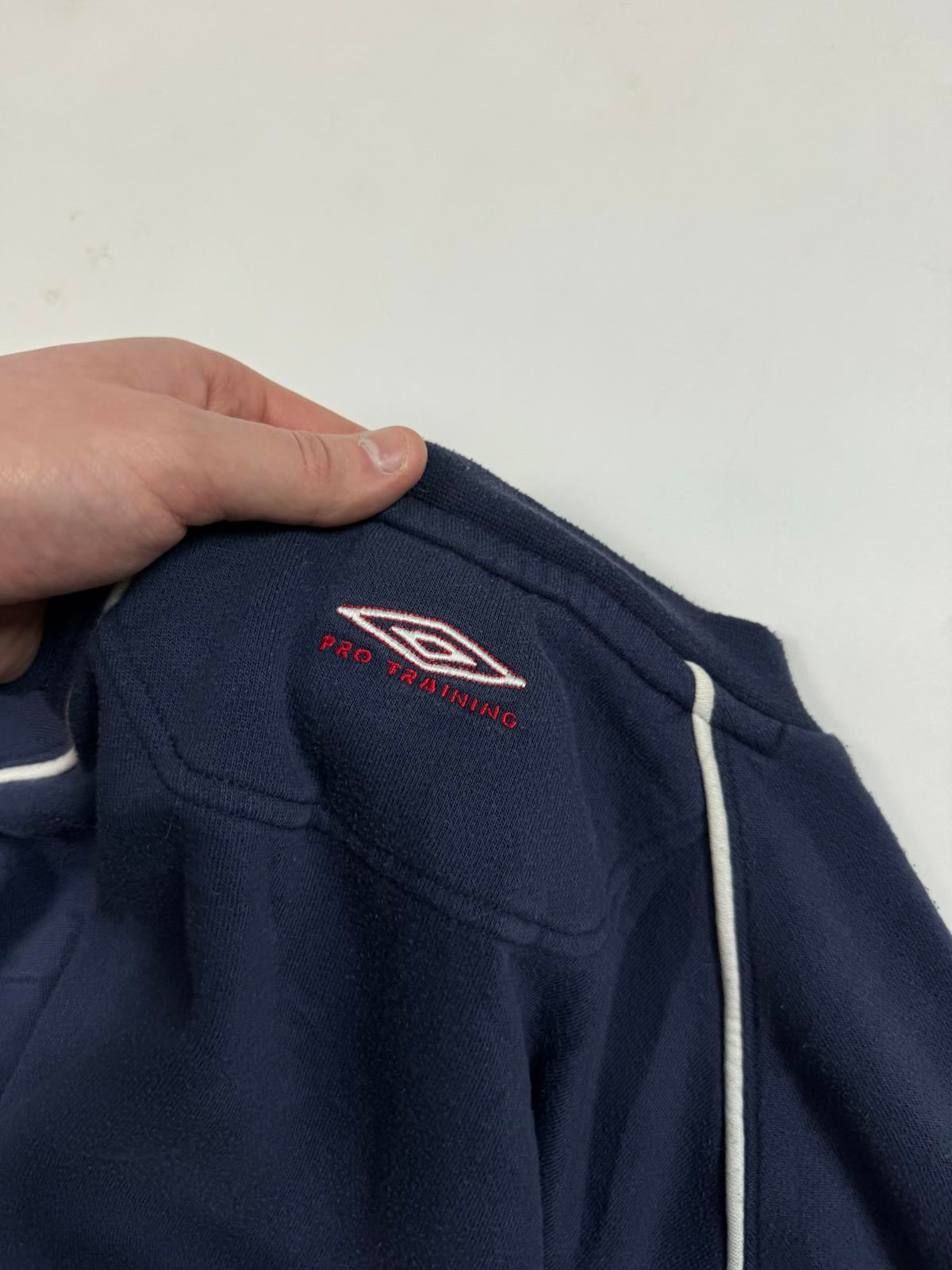 Vintage 90s Umbro pro training centre logo sweatshirt (M)