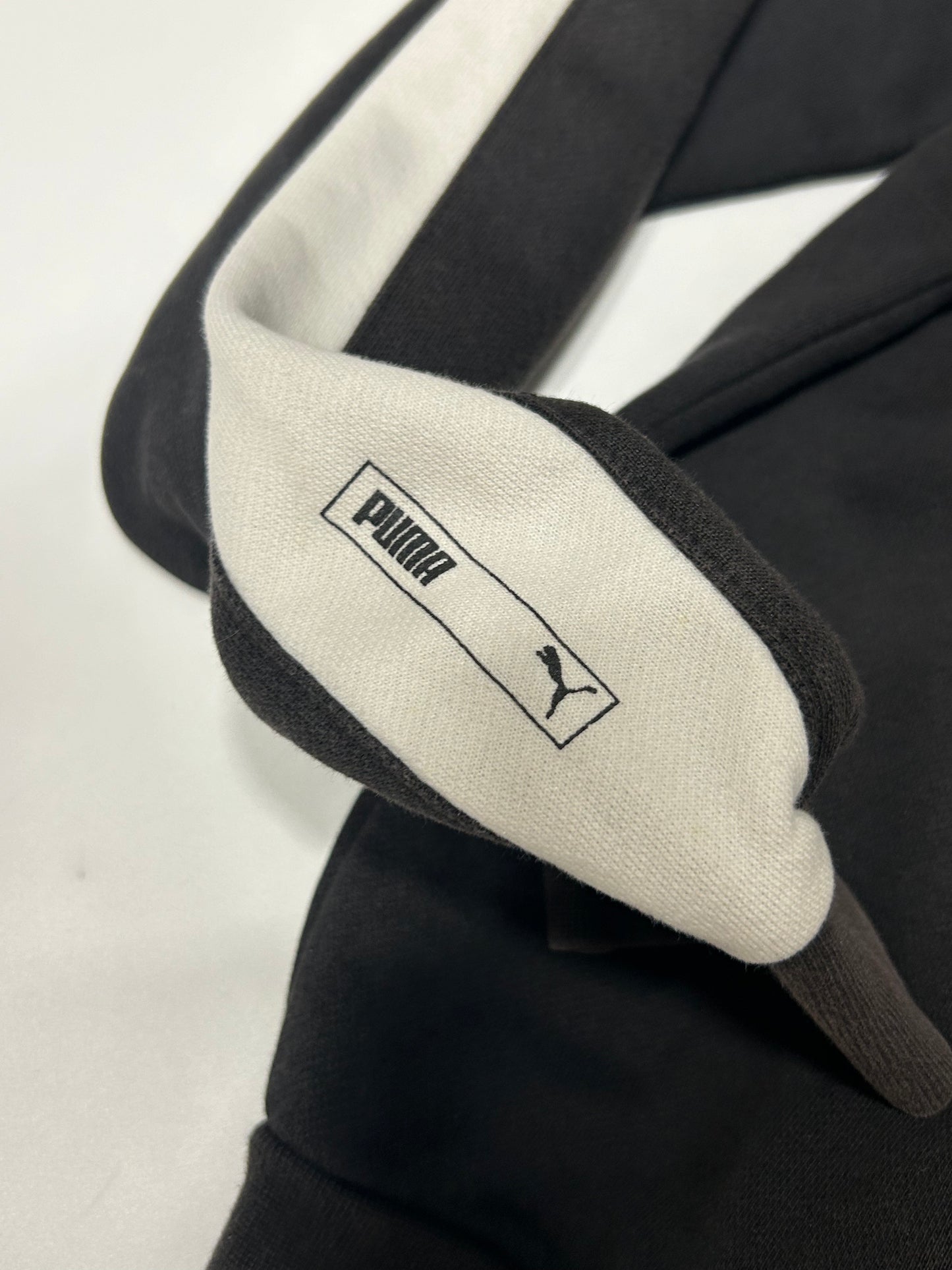 Vintage Puma centre logo sweatshirt (M)