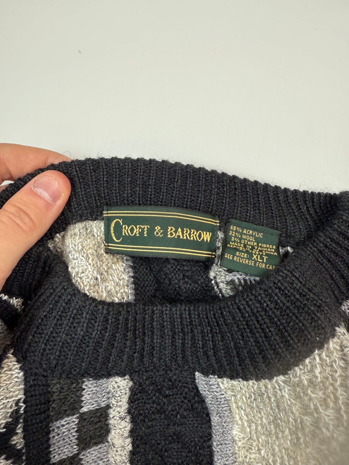 Vintage Croft & Barrow abstract coogi style knit sweater (XL)
