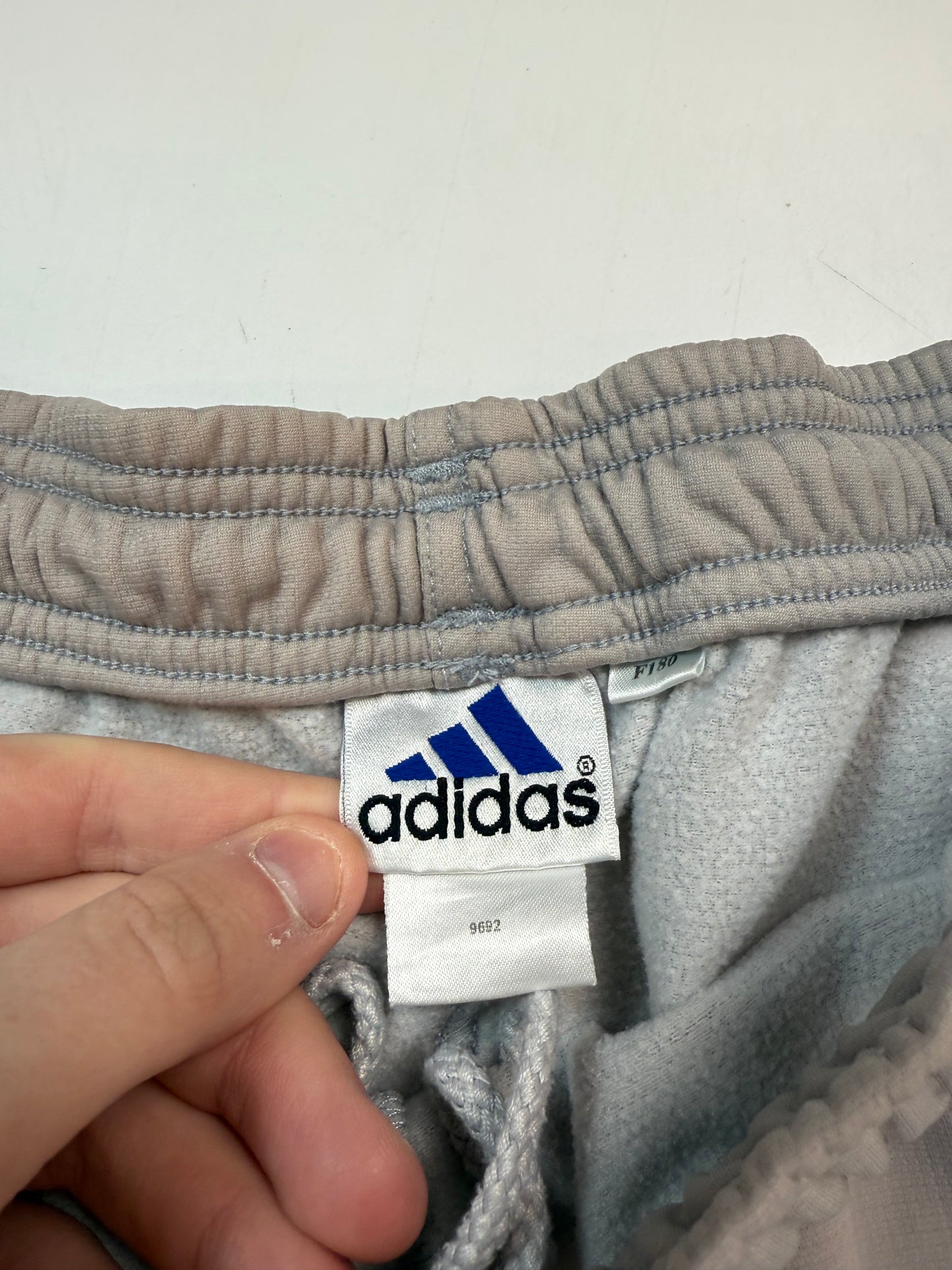 Vintage Adidas side stripe shorts (L)