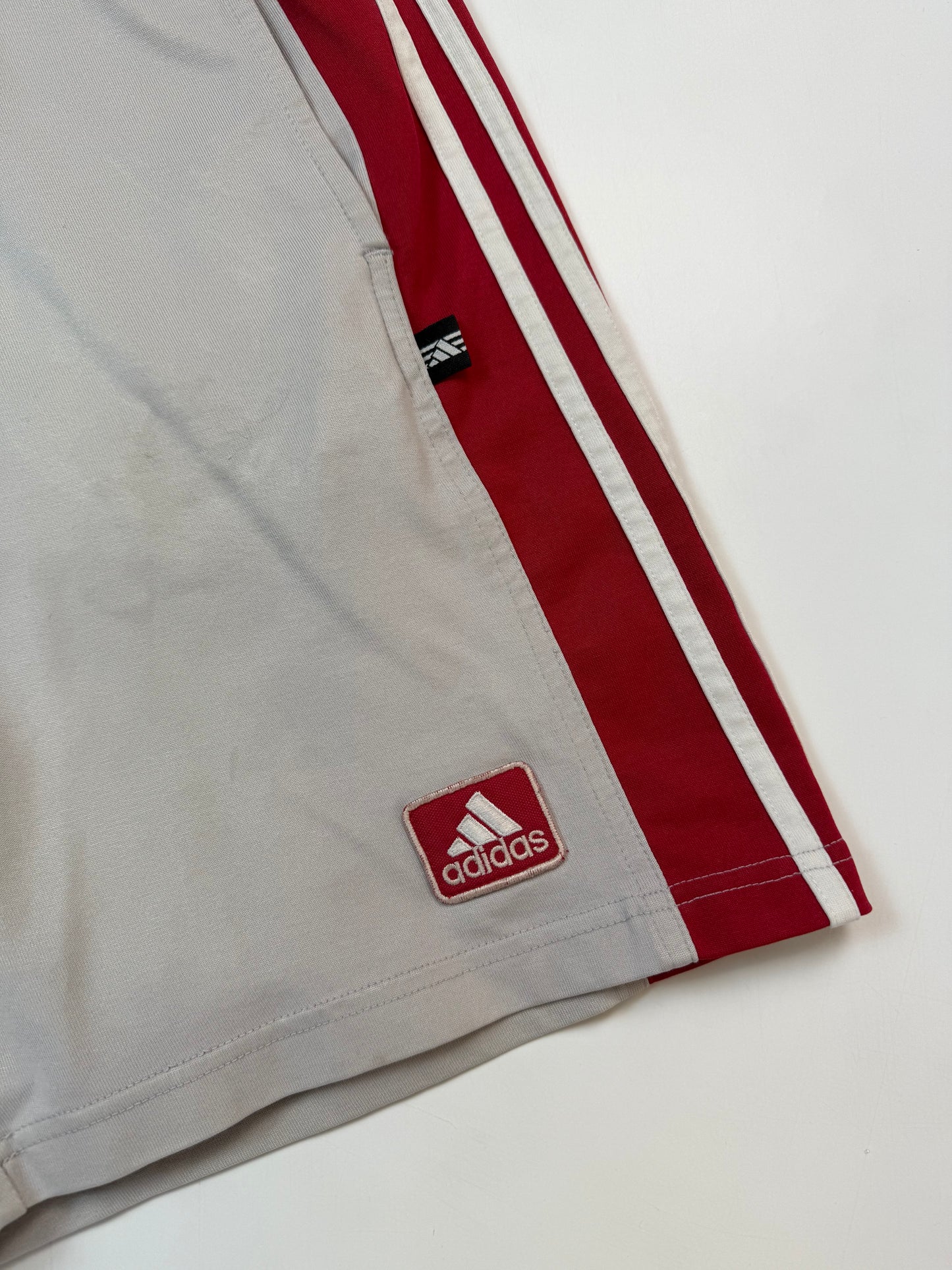 Vintage 90s Adidas baggy sport shorts (L)