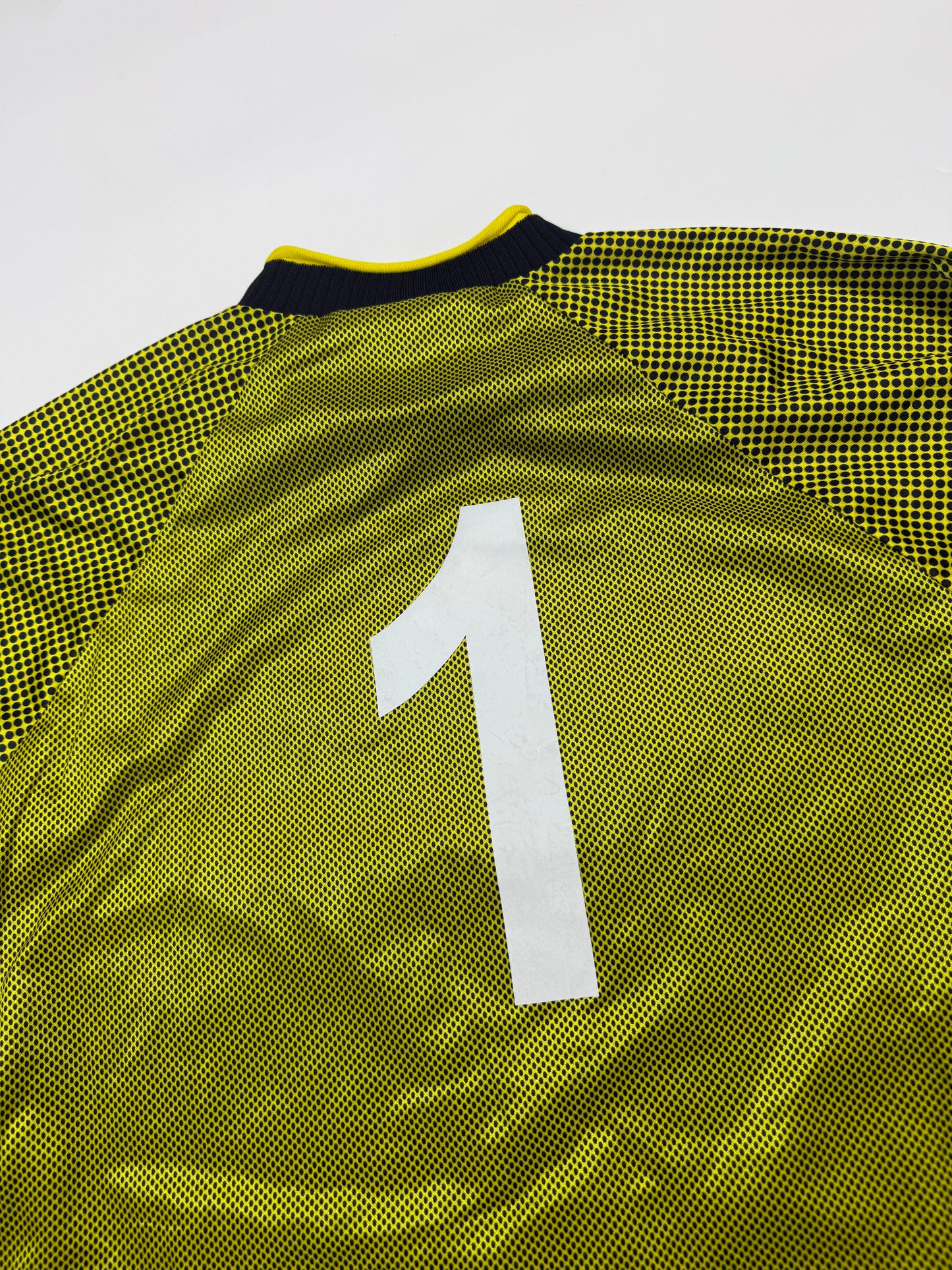 Vintage 90s Umbro goalkeeper football shirt (XL)