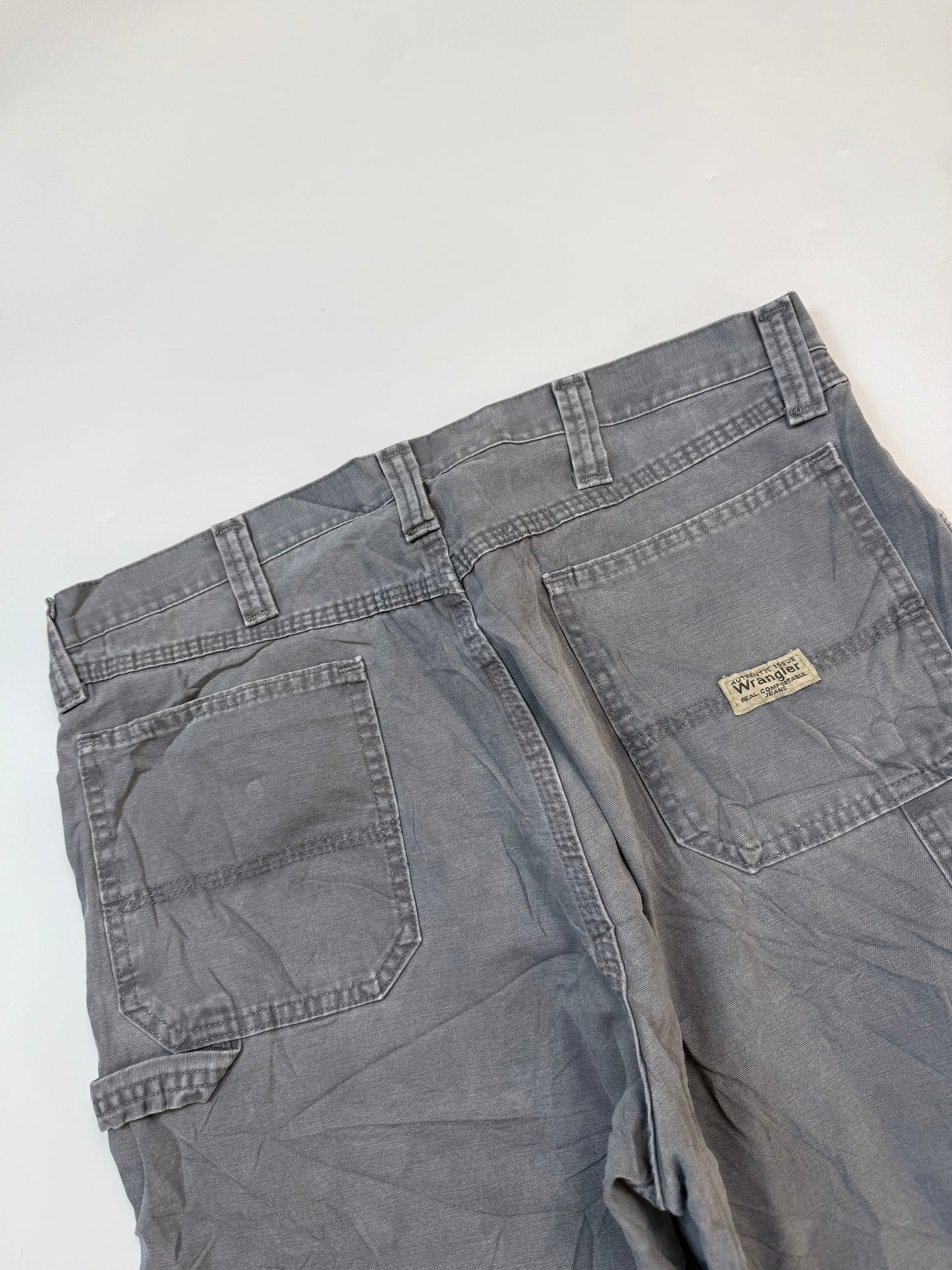 Vintage Wrangler baggy carpenter shorts (W36)