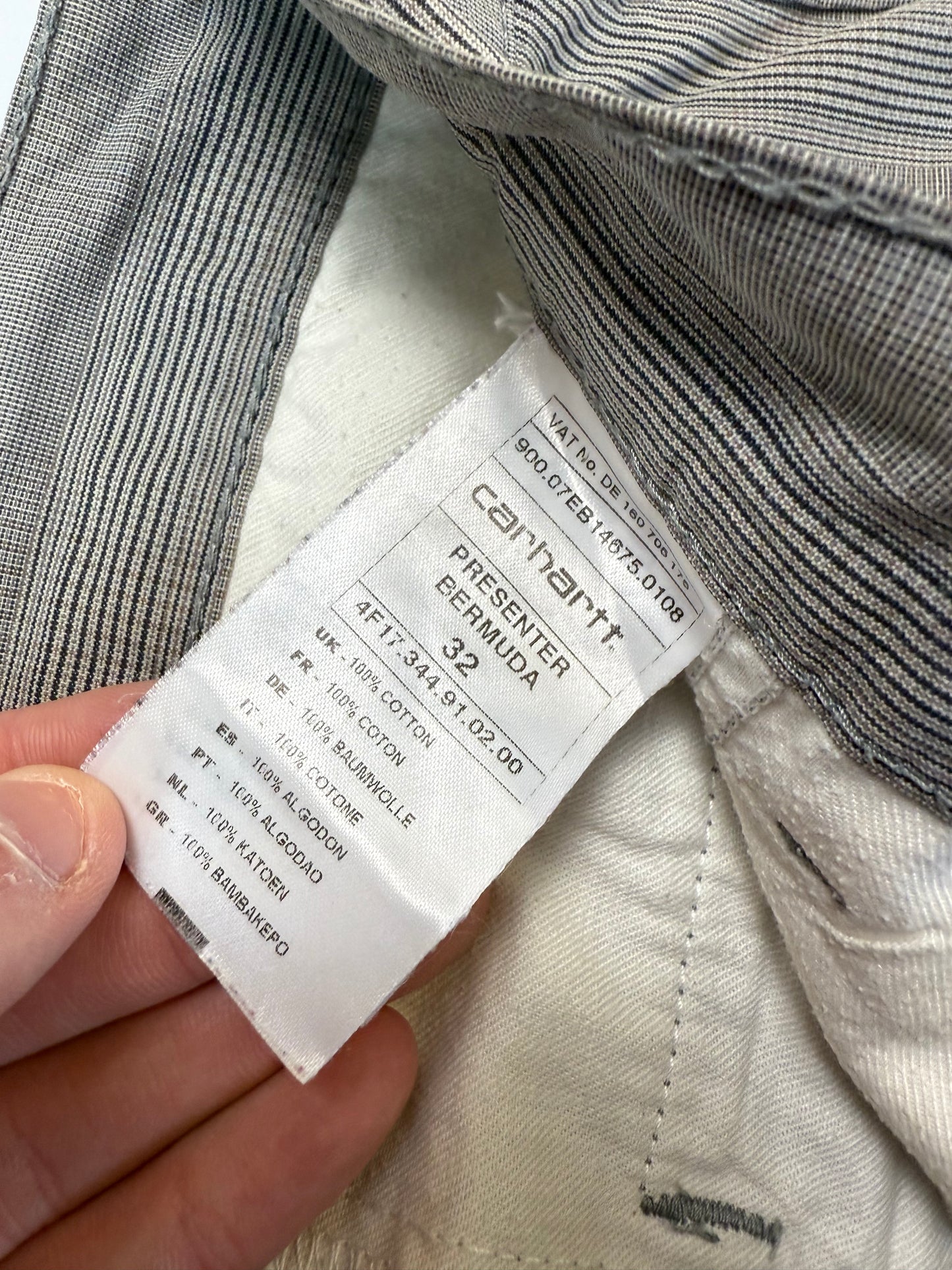 Carhartt checkered baggy shorts (W32)