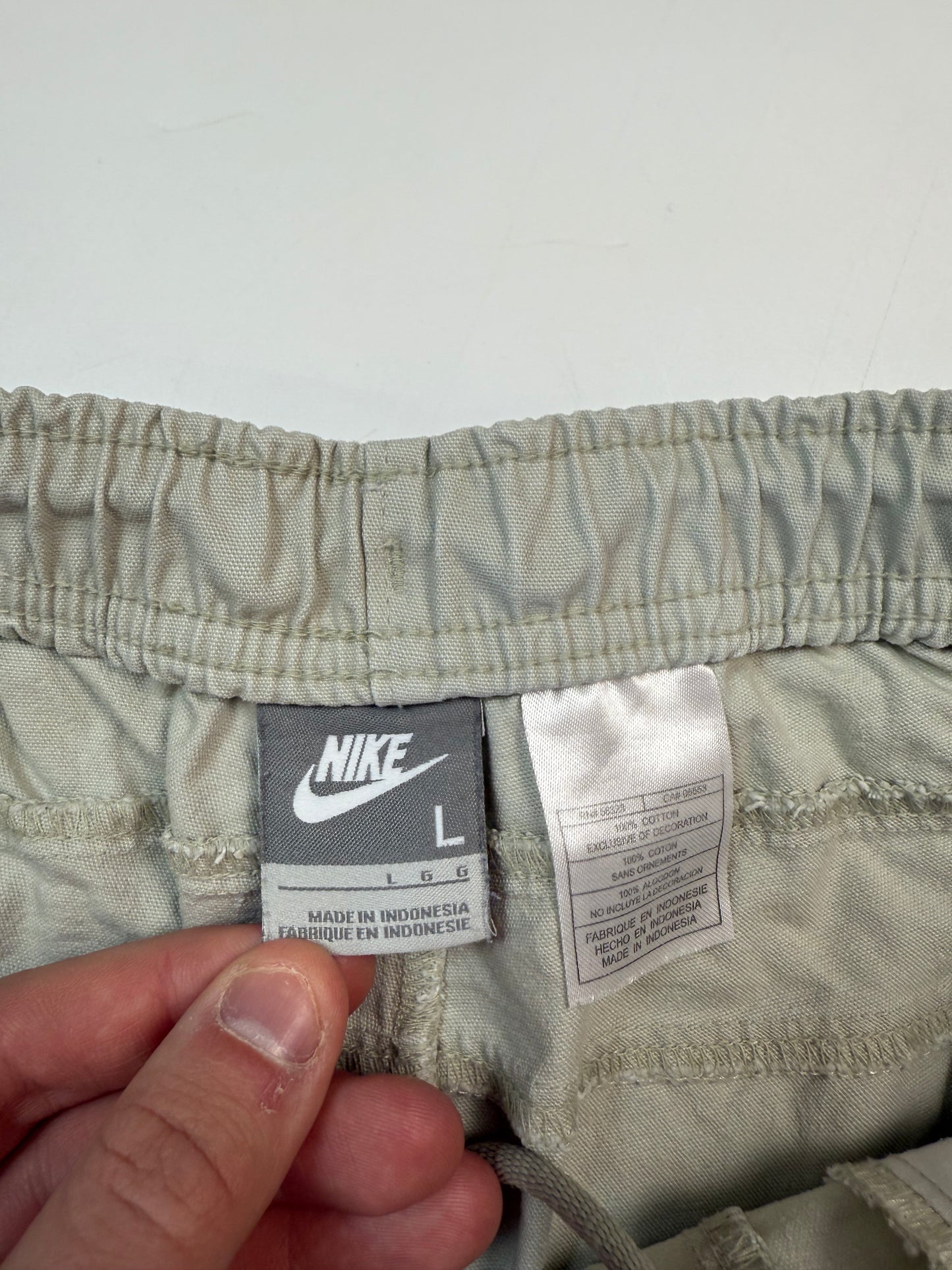 Vintage Nike baggy cargo shorts (L)