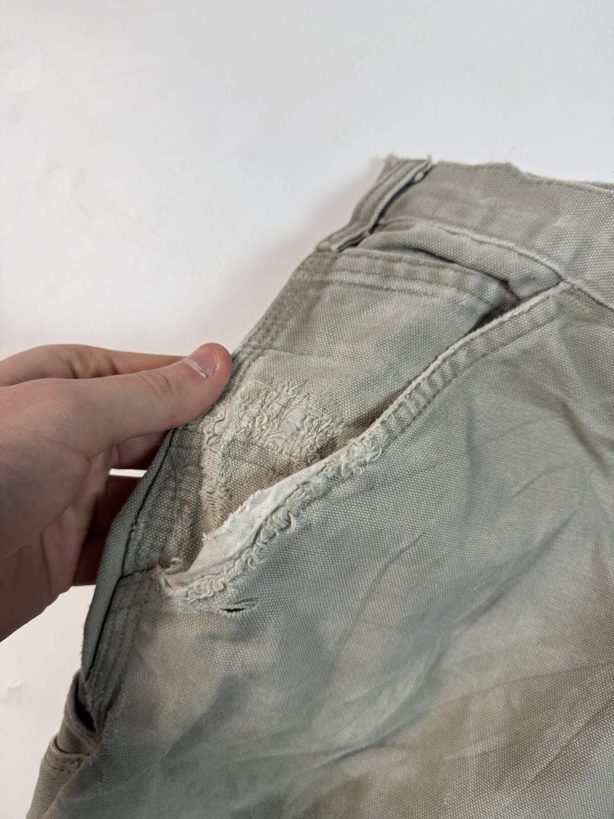 Vintage Carhartt baggy carpenter pants (W31)