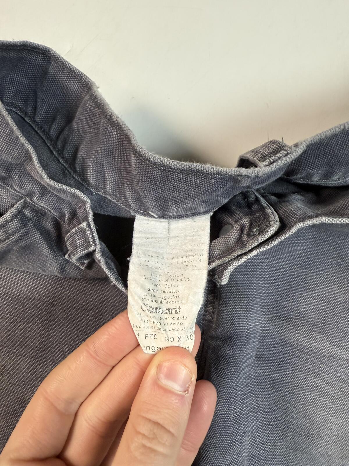 Vintage Carhartt baggy carpenter pants (W30)