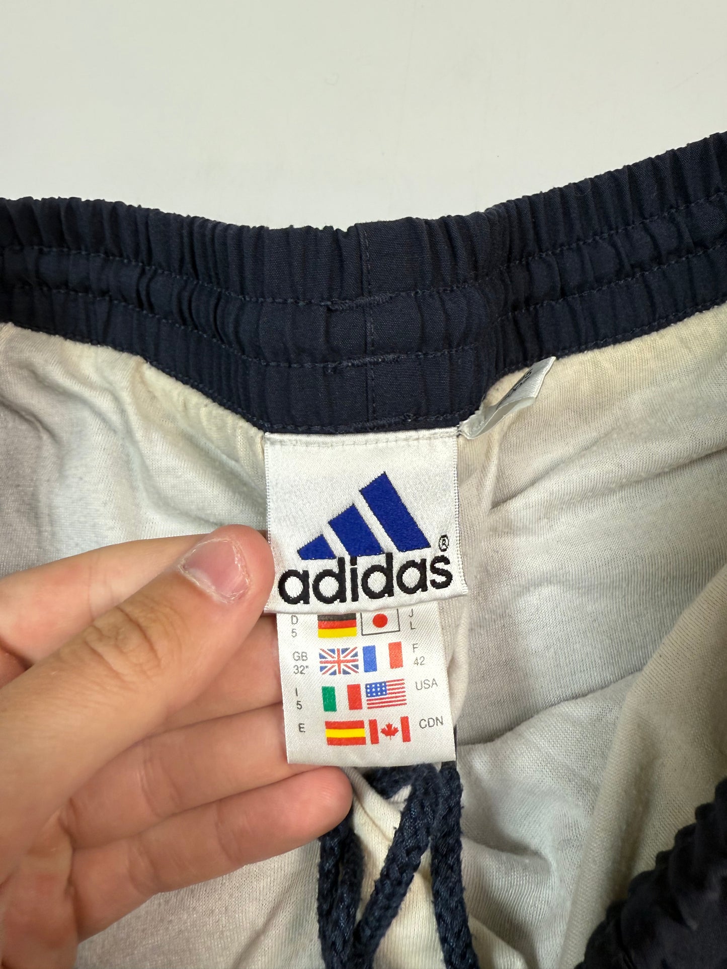 Vintage 90s Adidas side stripe sport shorts (M)