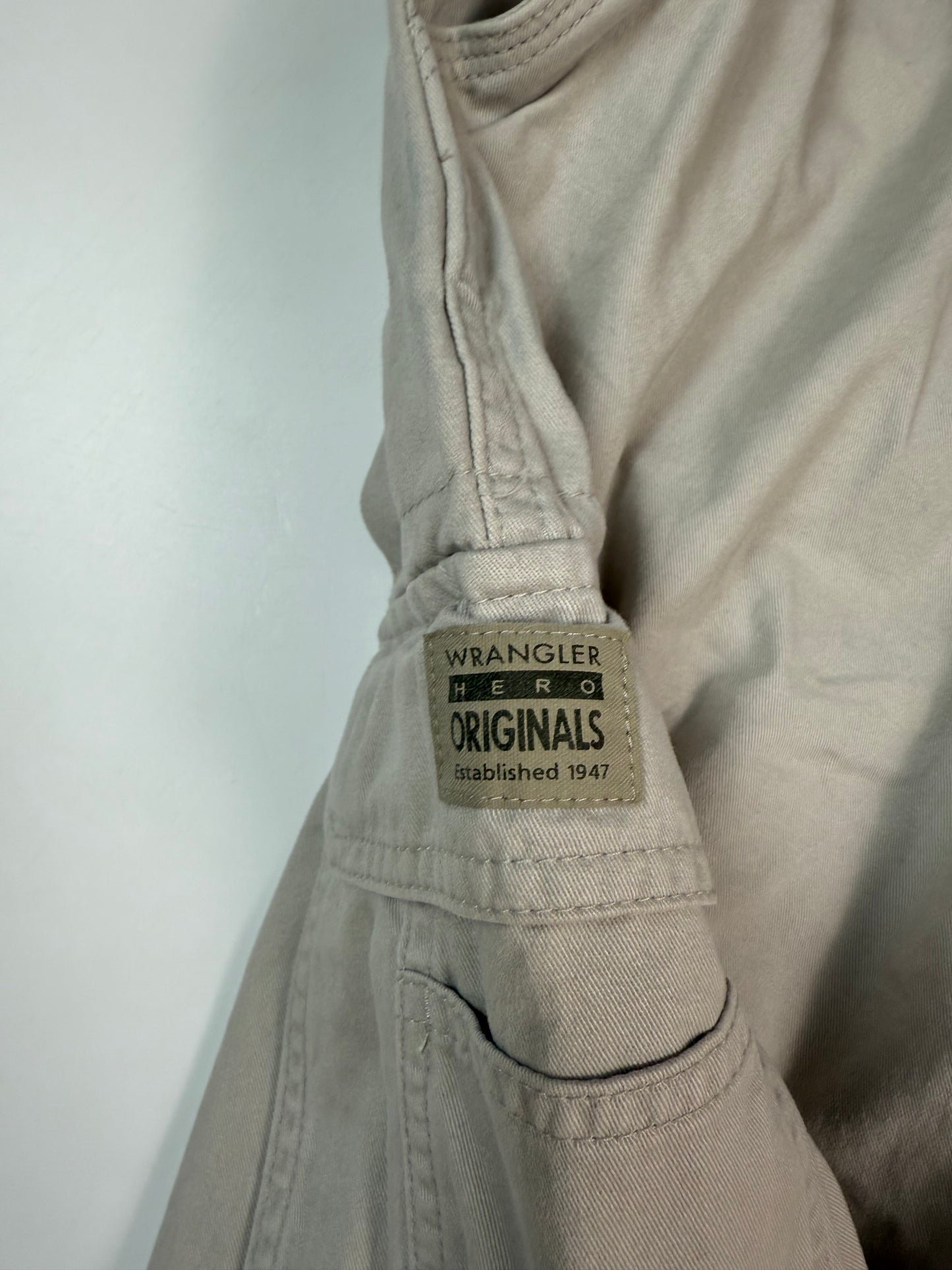 Wrangler baggy cargo shorts (W34)