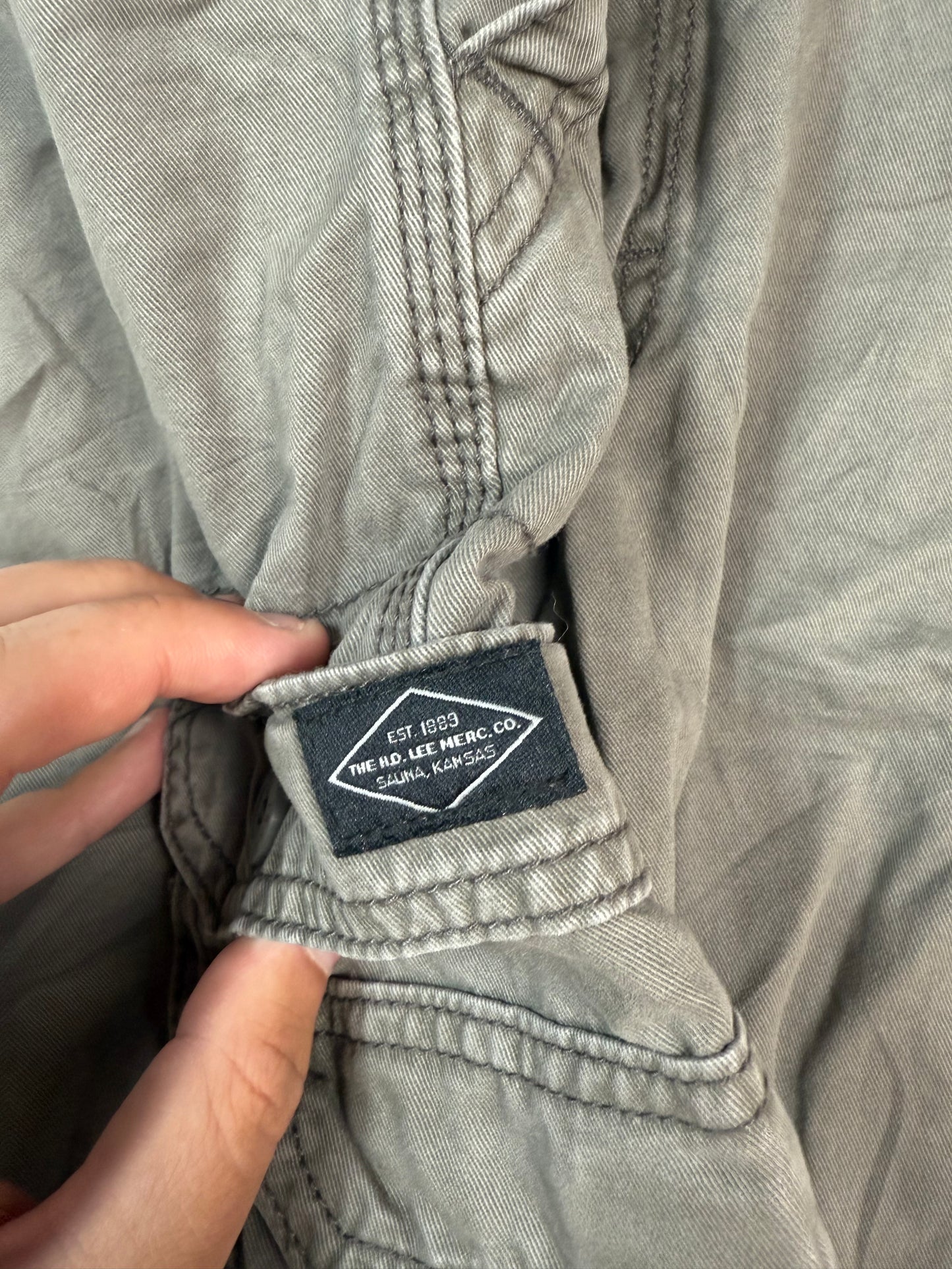 Vintage Lee baggy cargo shorts (W34)