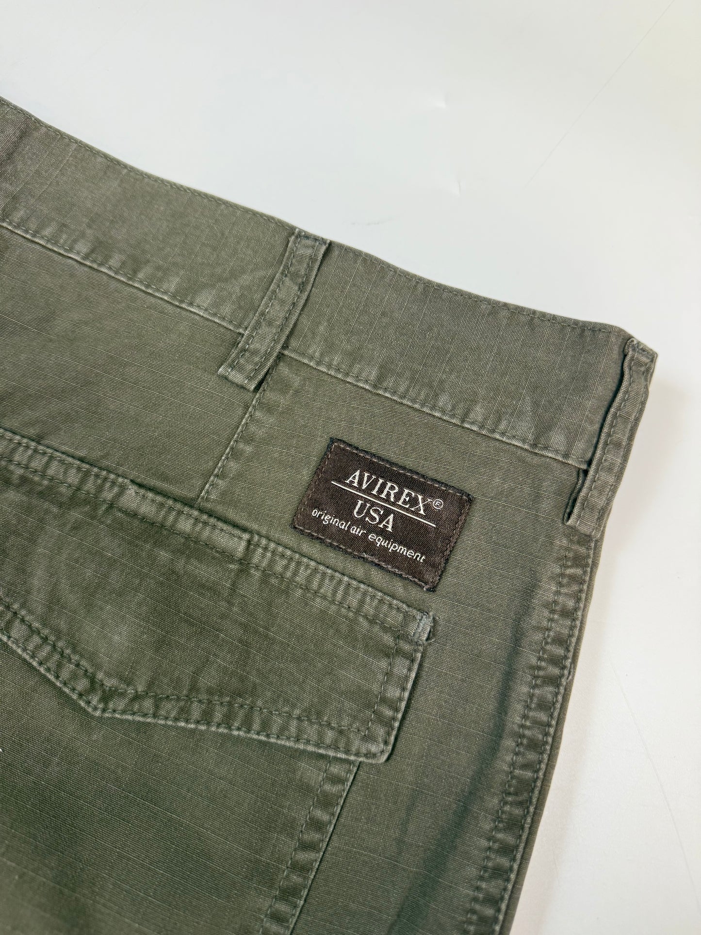 Vintage Avirex USA baggy shorts (W38)