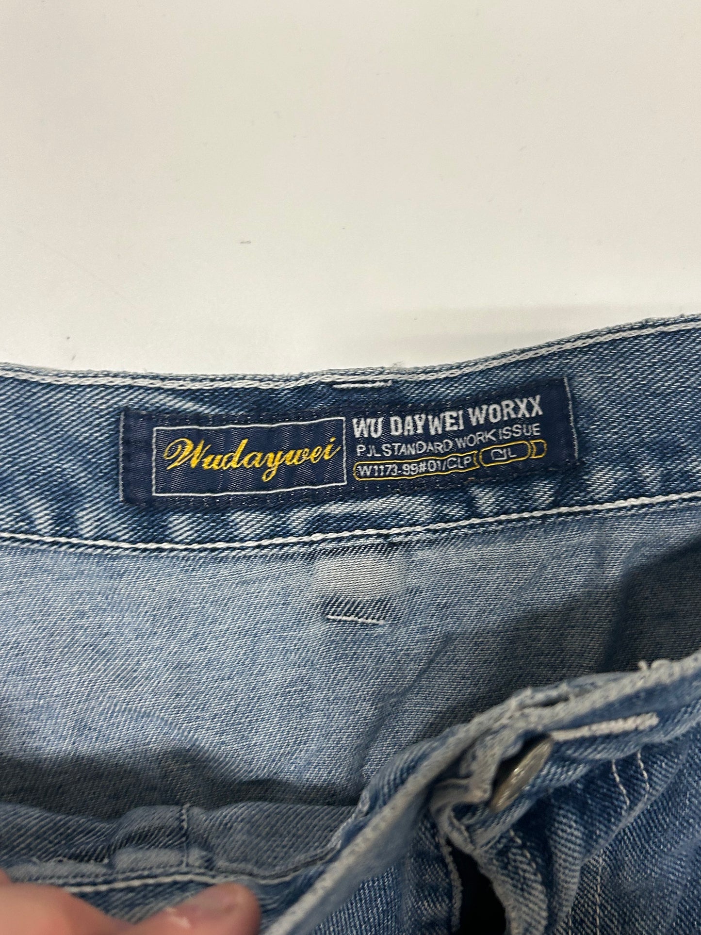 Vintage Wu Day Wei baggy jorts (W32)