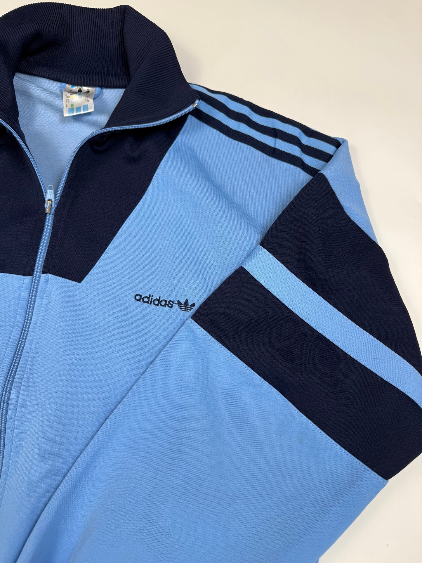 Vintage 90s adidas originals track top (M)