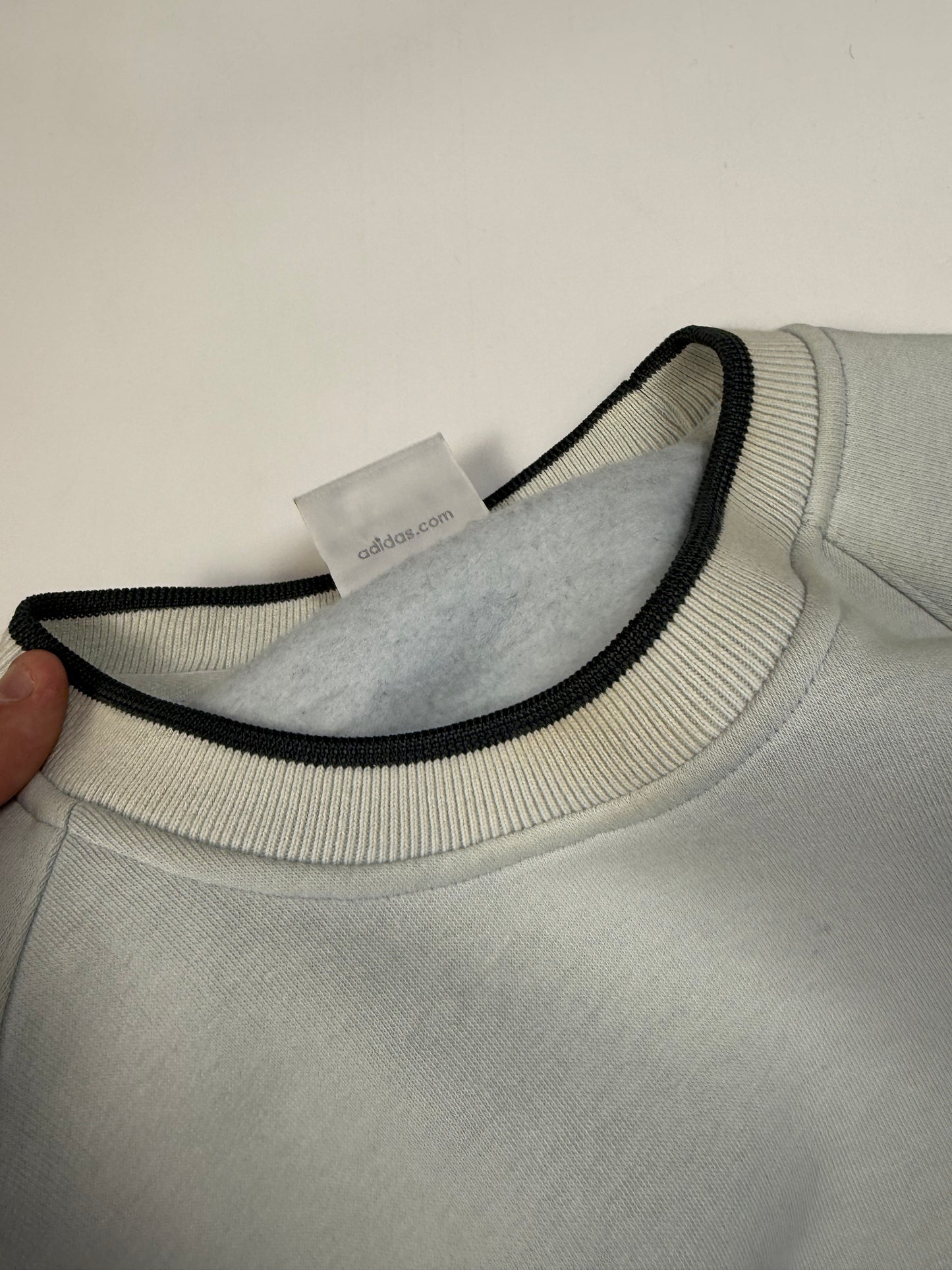 Vintage Adidas small logo sweatshirt (M)