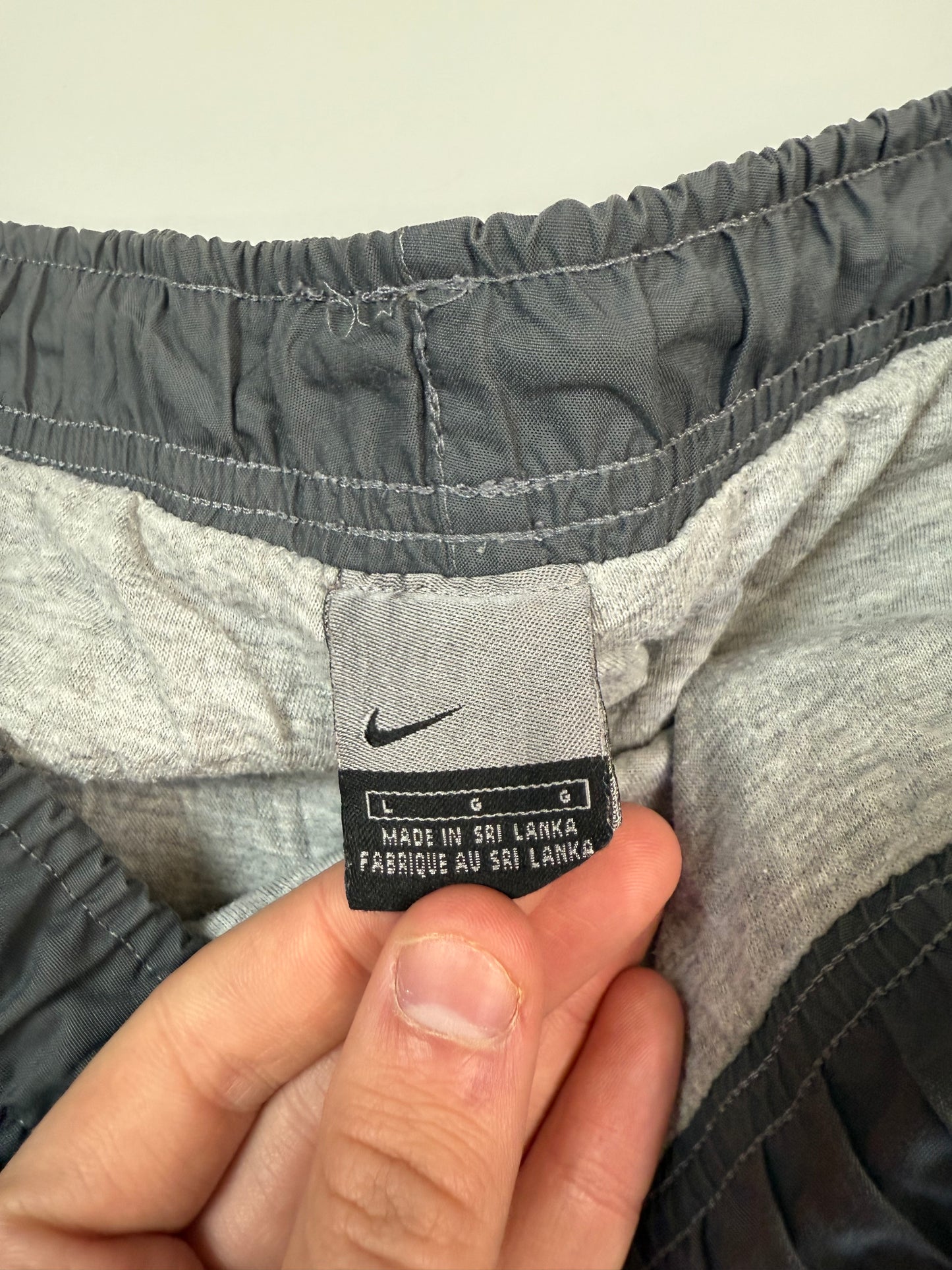 Vintage Nike baggy side stripe track pants (L)