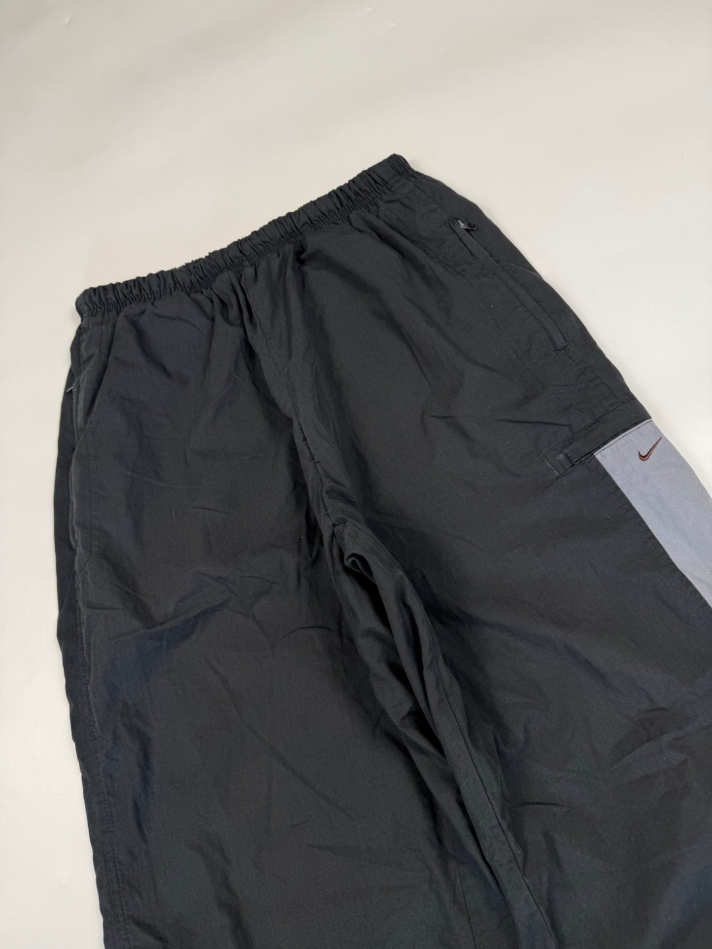 Vintage Nike side stripe baggy track pants (M)