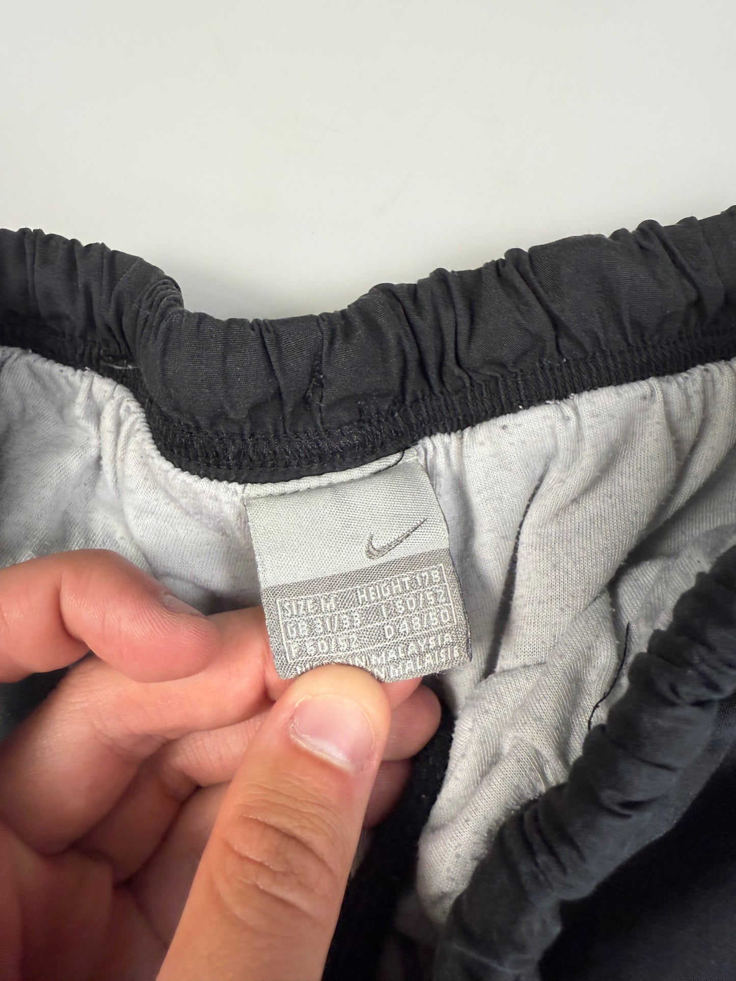 Vintage Nike side stripe baggy track pants (M)