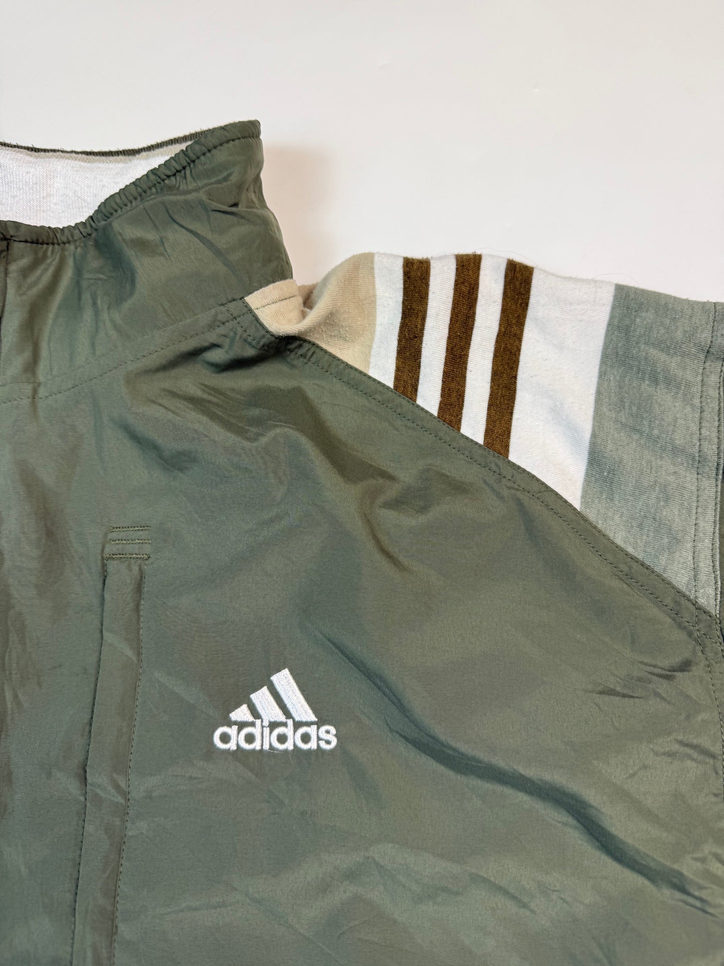 Vintage Adidas small logo track jacket (M)
