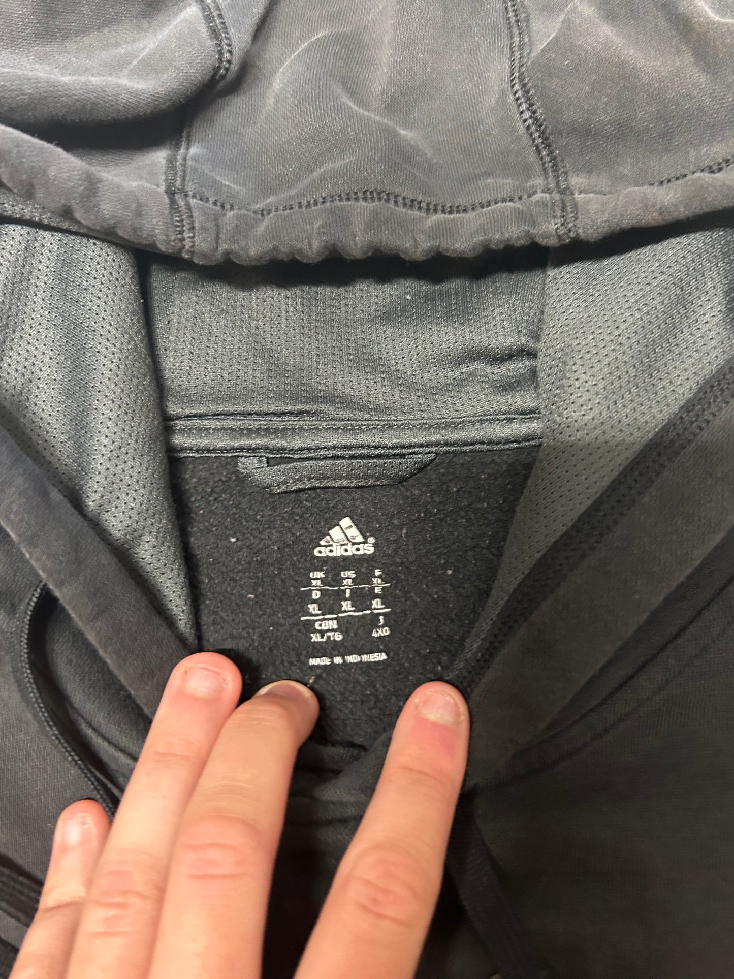 Adidas big logo hoodie (XL)
