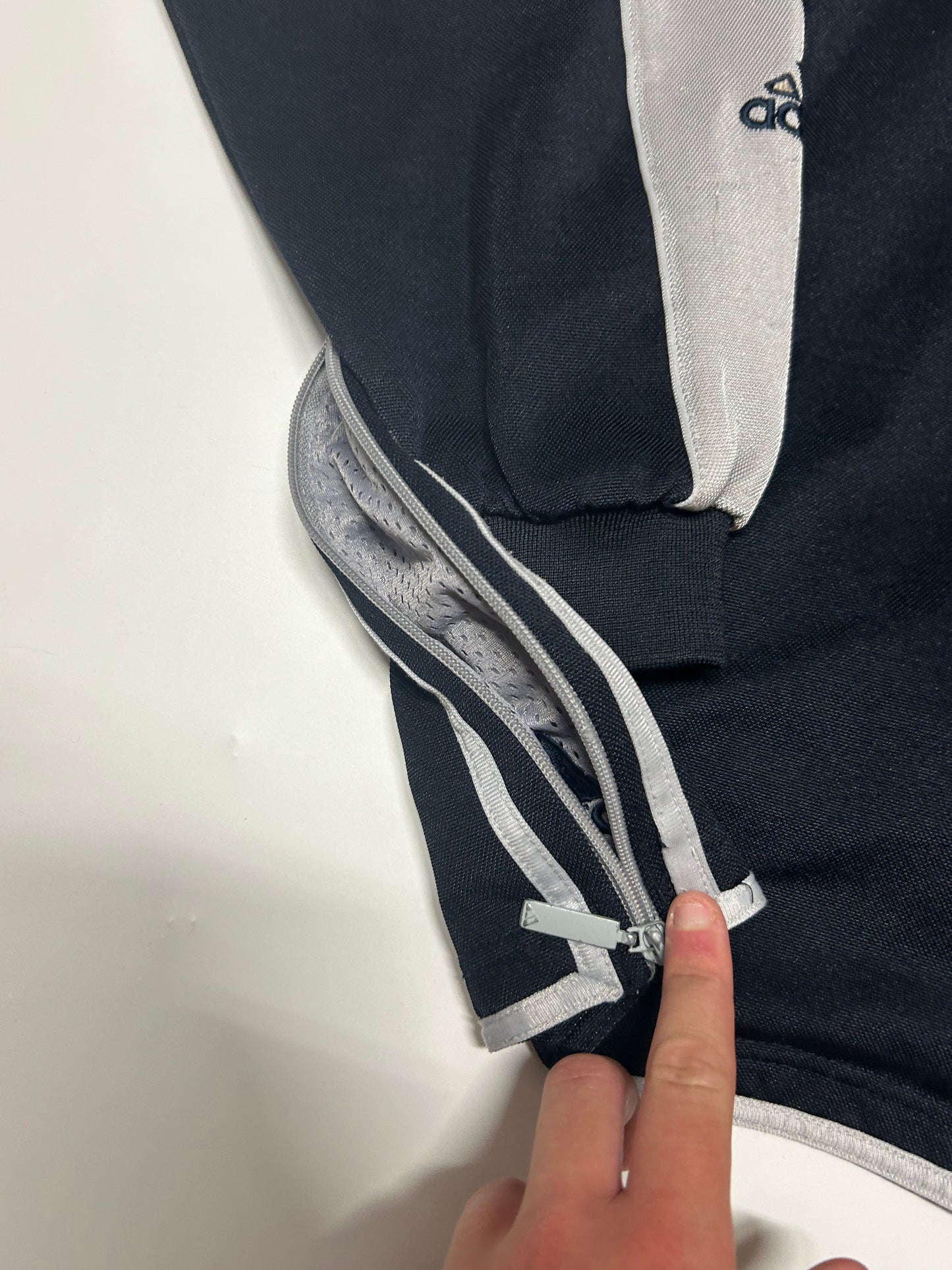 Vintage 90s Adidas zip up hoodie (M)