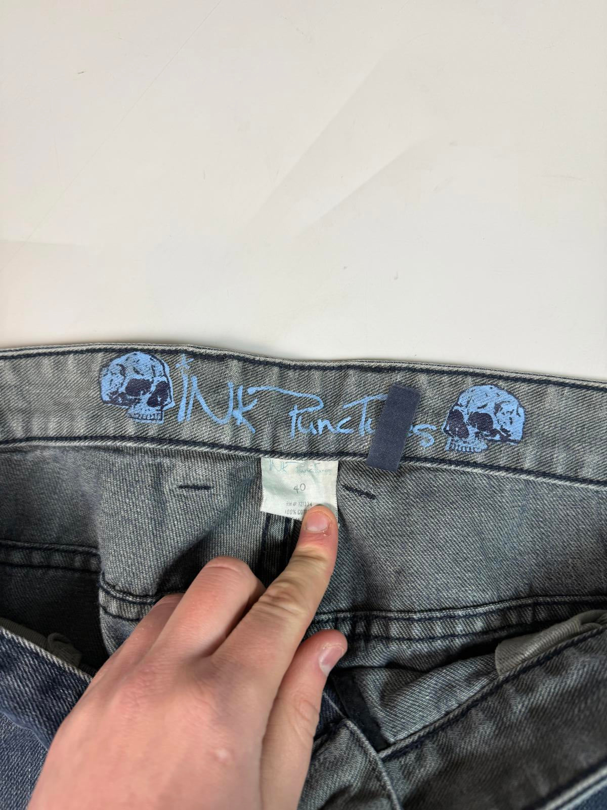Vintage Y2K baggy hip hop Jeans (W40)