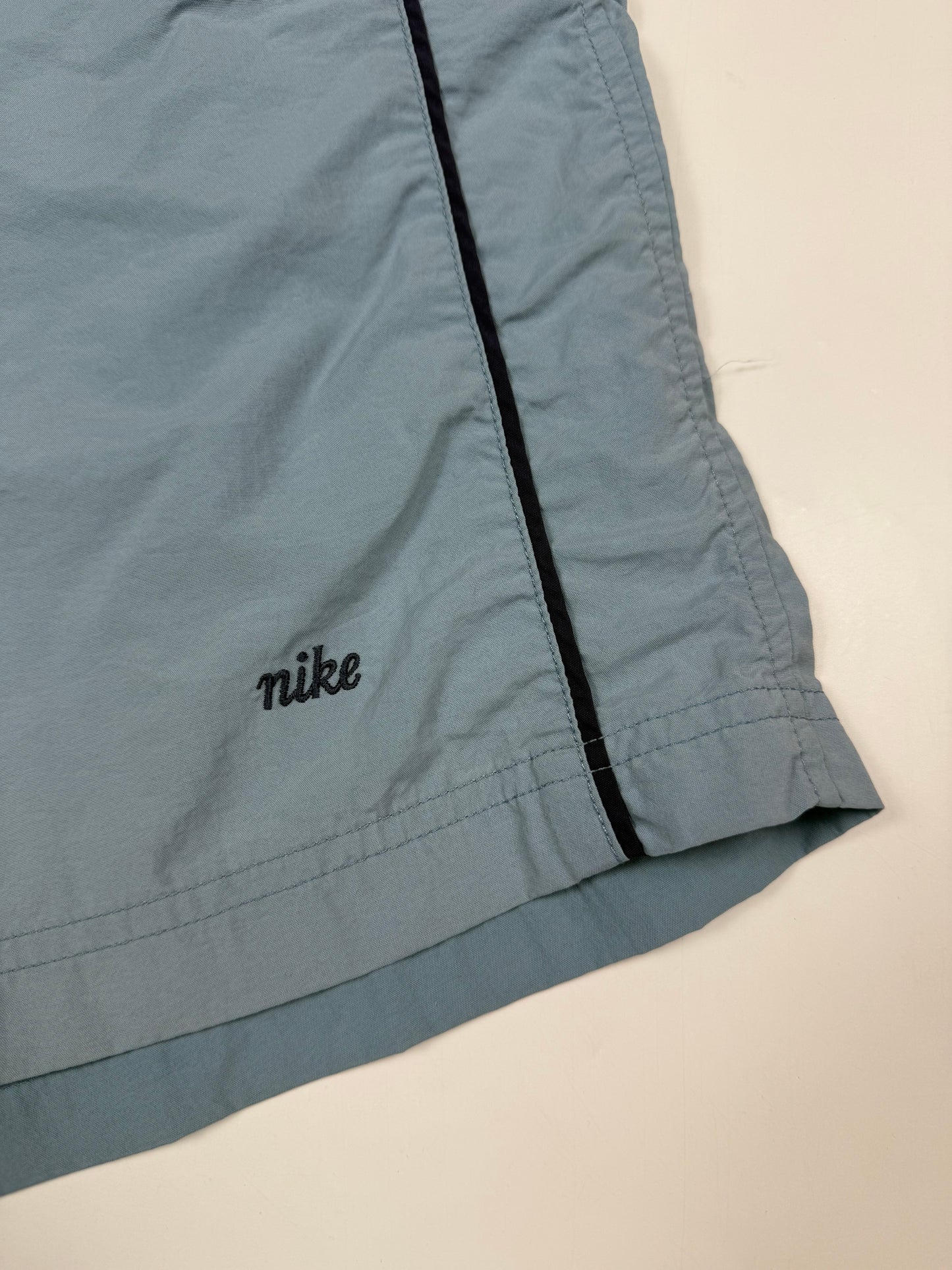 Vintage 90s Nike baggy sport shorts (M)