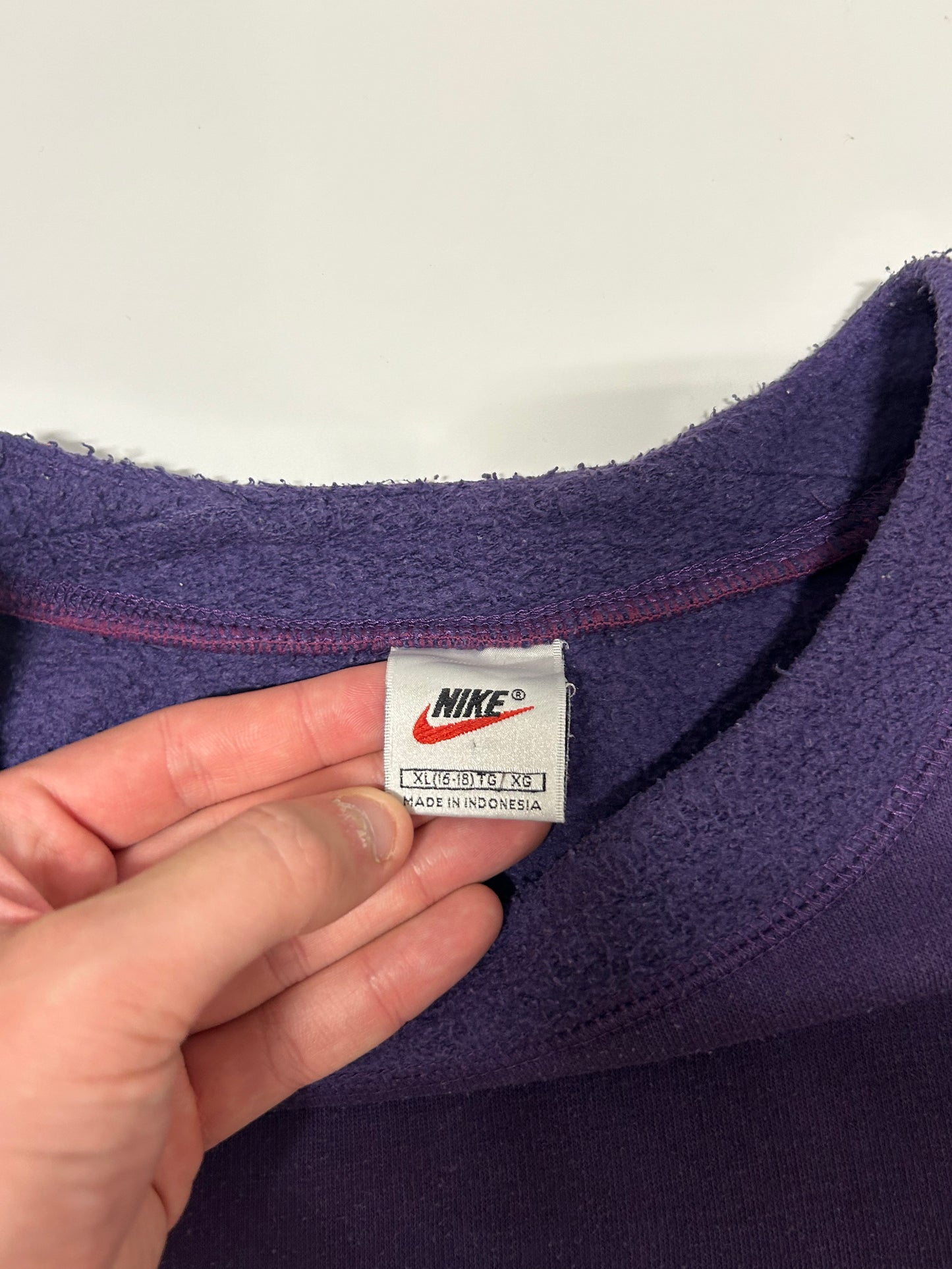 Vintage 90s Nike mini swoosh sweatshirt (XL)