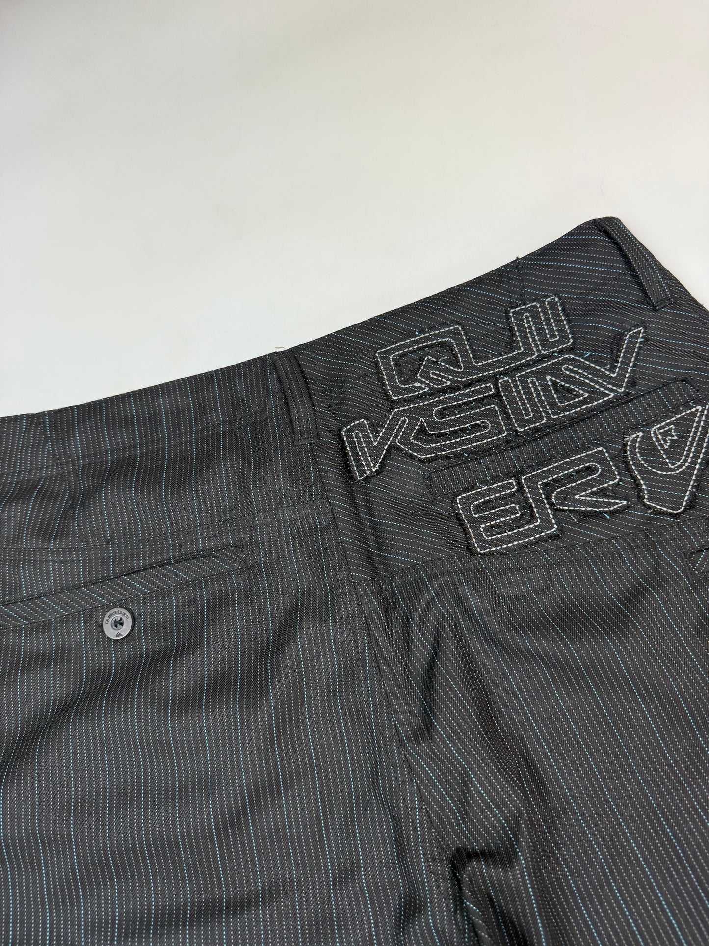 Vintage Quiksilver pinstripe baggy shorts (W34)
