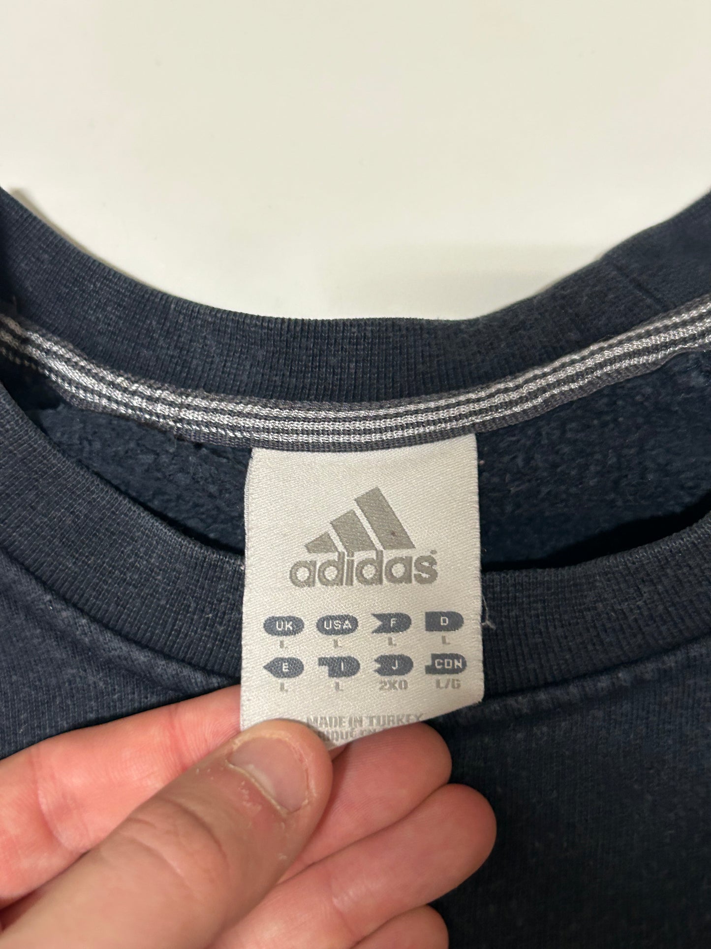 Vintage Adidas small logo sweatshirt (L)
