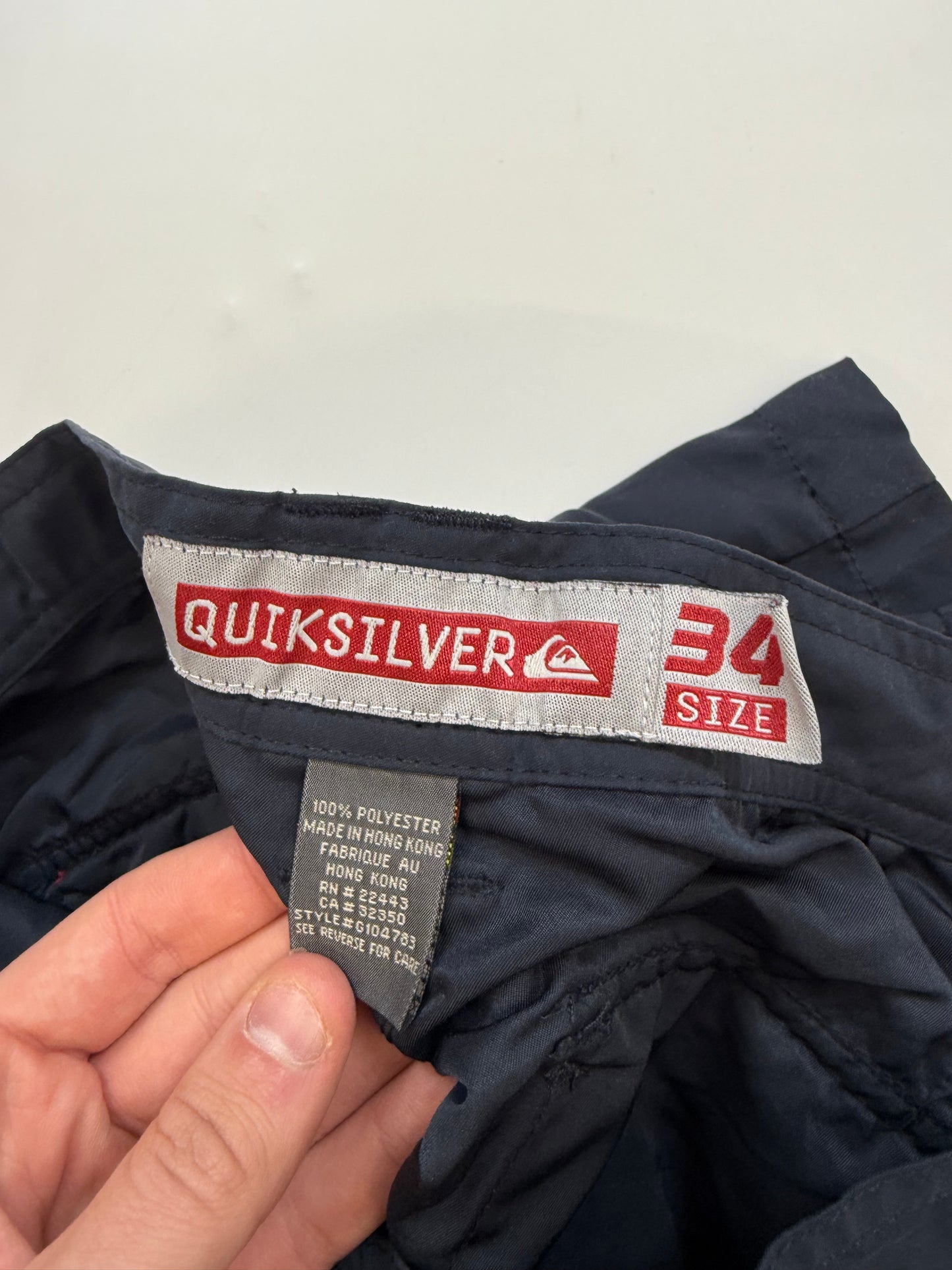 Vintage Y2K Quiksilver baggy cargo shorts (W34)