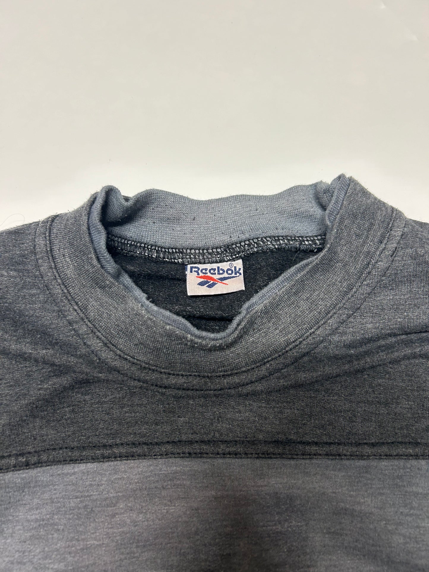 Vintage 90s reebok striped sweatshirt (M)