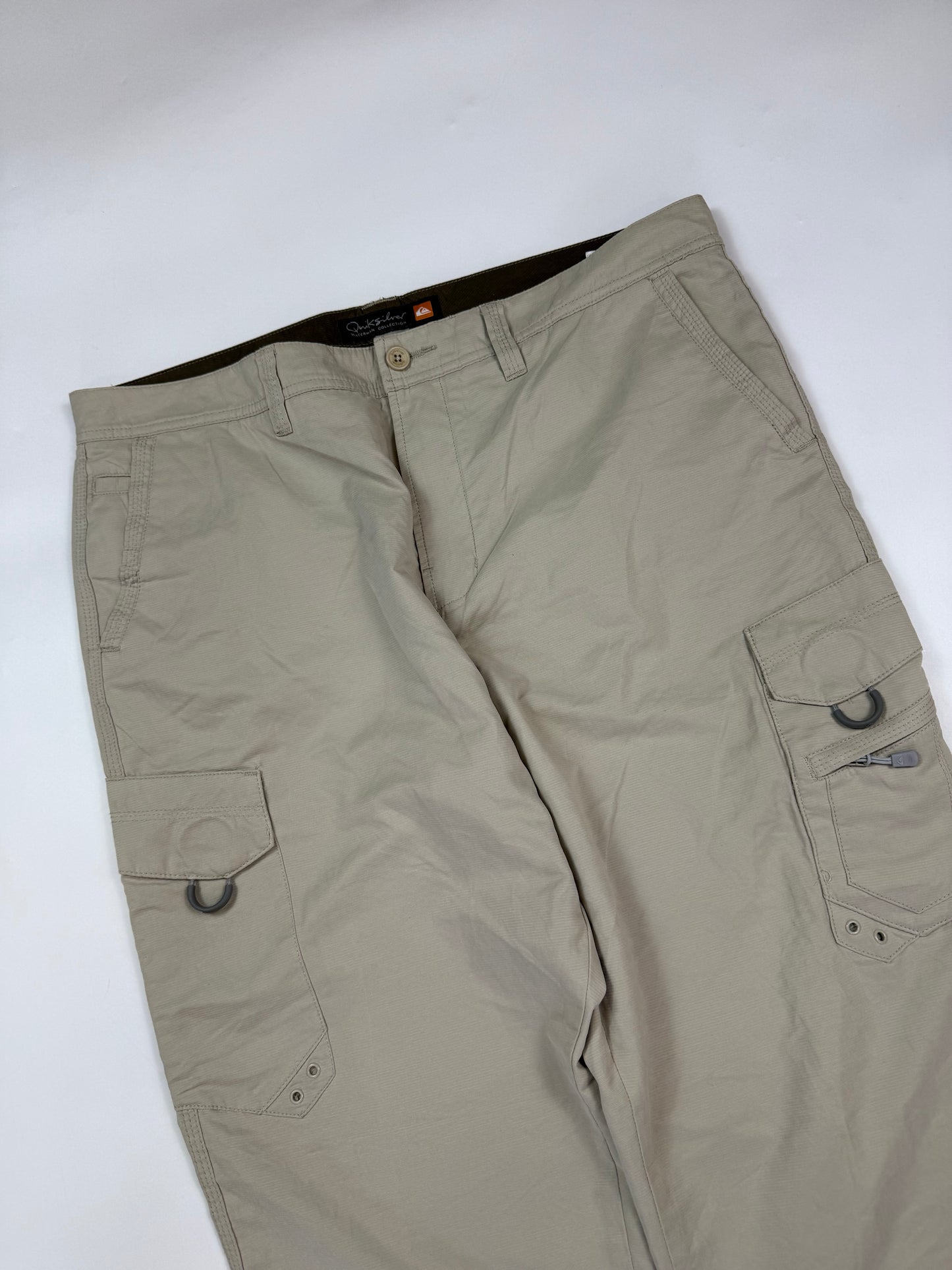 Vintage Quiksilver baggy cargo pants (W38)